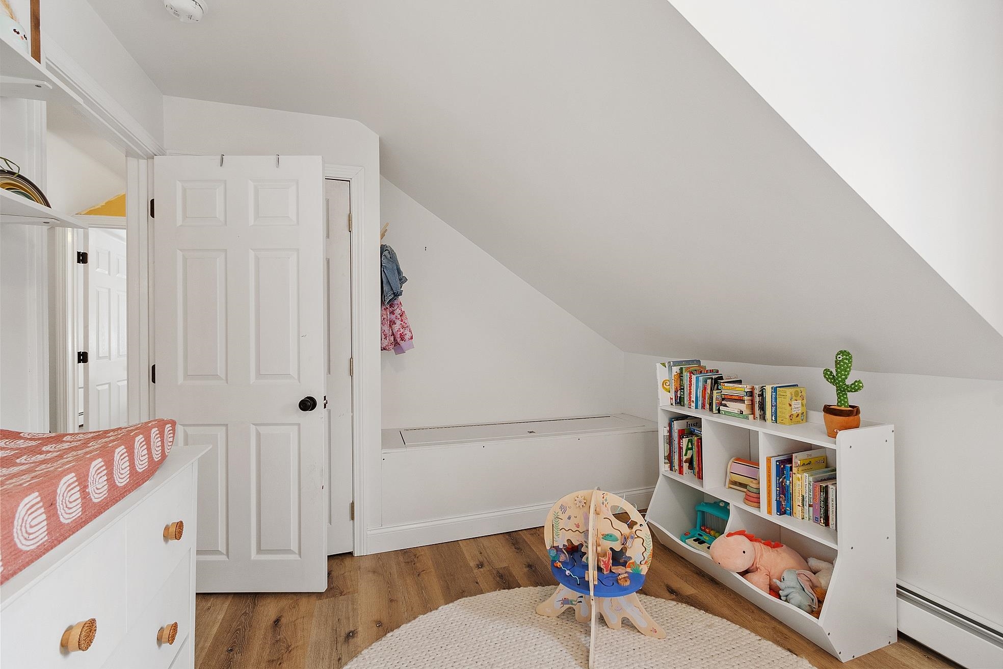 Kingston, New Hampshire 03848, United States, 3 Bedrooms Bedrooms, ,2 BathroomsBathrooms,Residential,Pending,78008