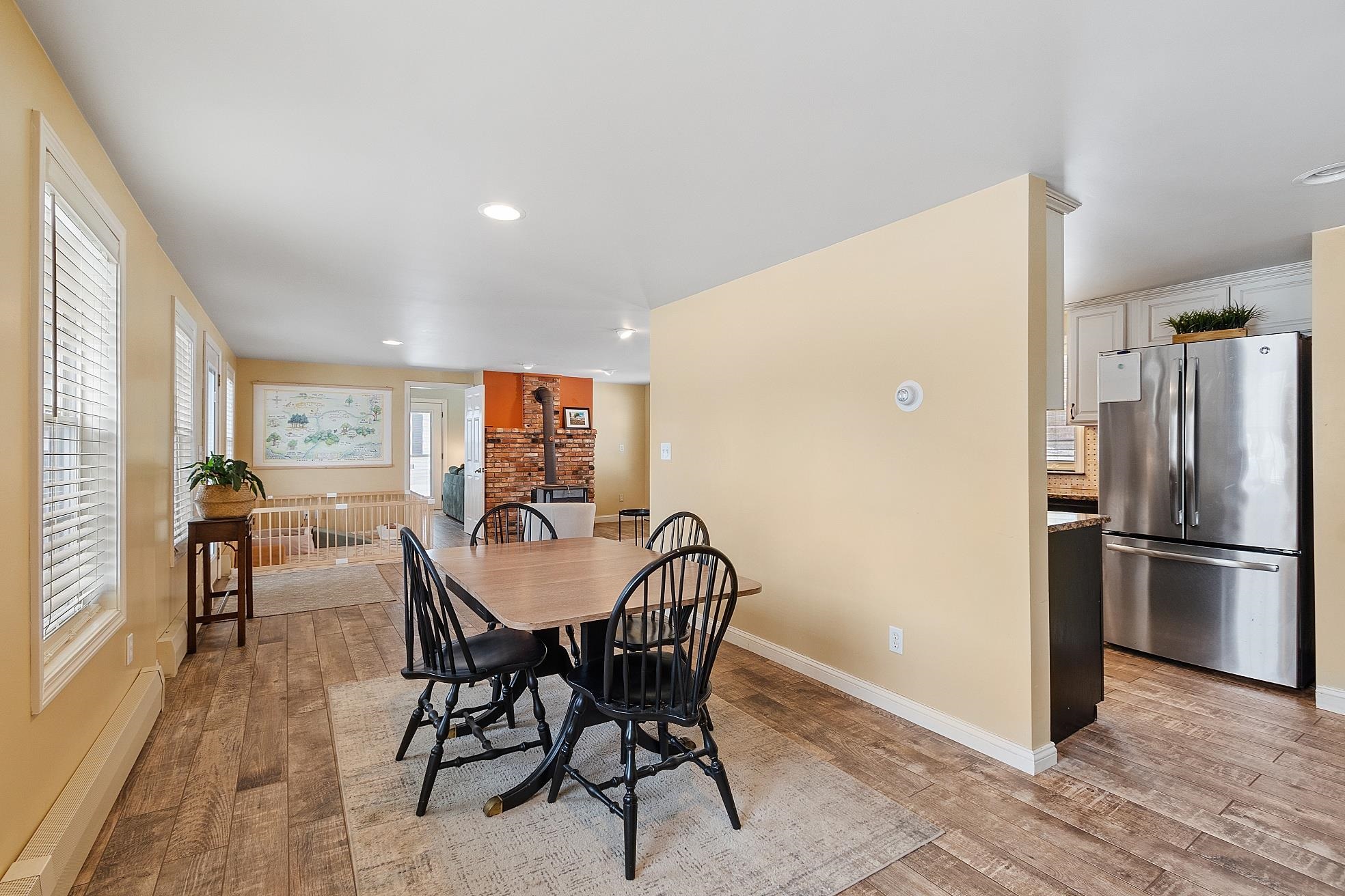 Kingston, New Hampshire 03848, United States, 3 Bedrooms Bedrooms, ,2 BathroomsBathrooms,Residential,Pending,78008