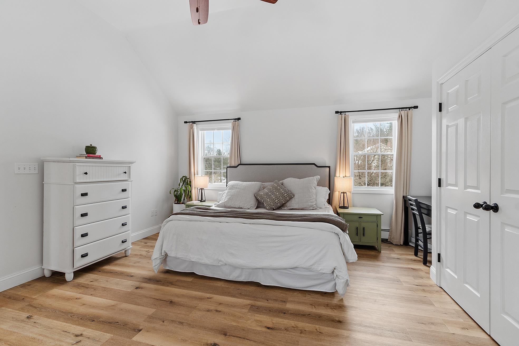 Kingston, New Hampshire 03848, United States, 3 Bedrooms Bedrooms, ,2 BathroomsBathrooms,Residential,Pending,78008