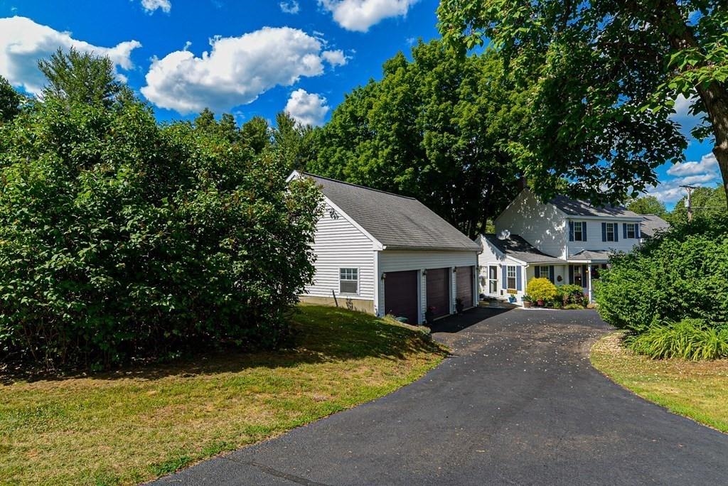 Kingston, New Hampshire 03848, United States, 3 Bedrooms Bedrooms, ,2 BathroomsBathrooms,Residential,Pending,78008