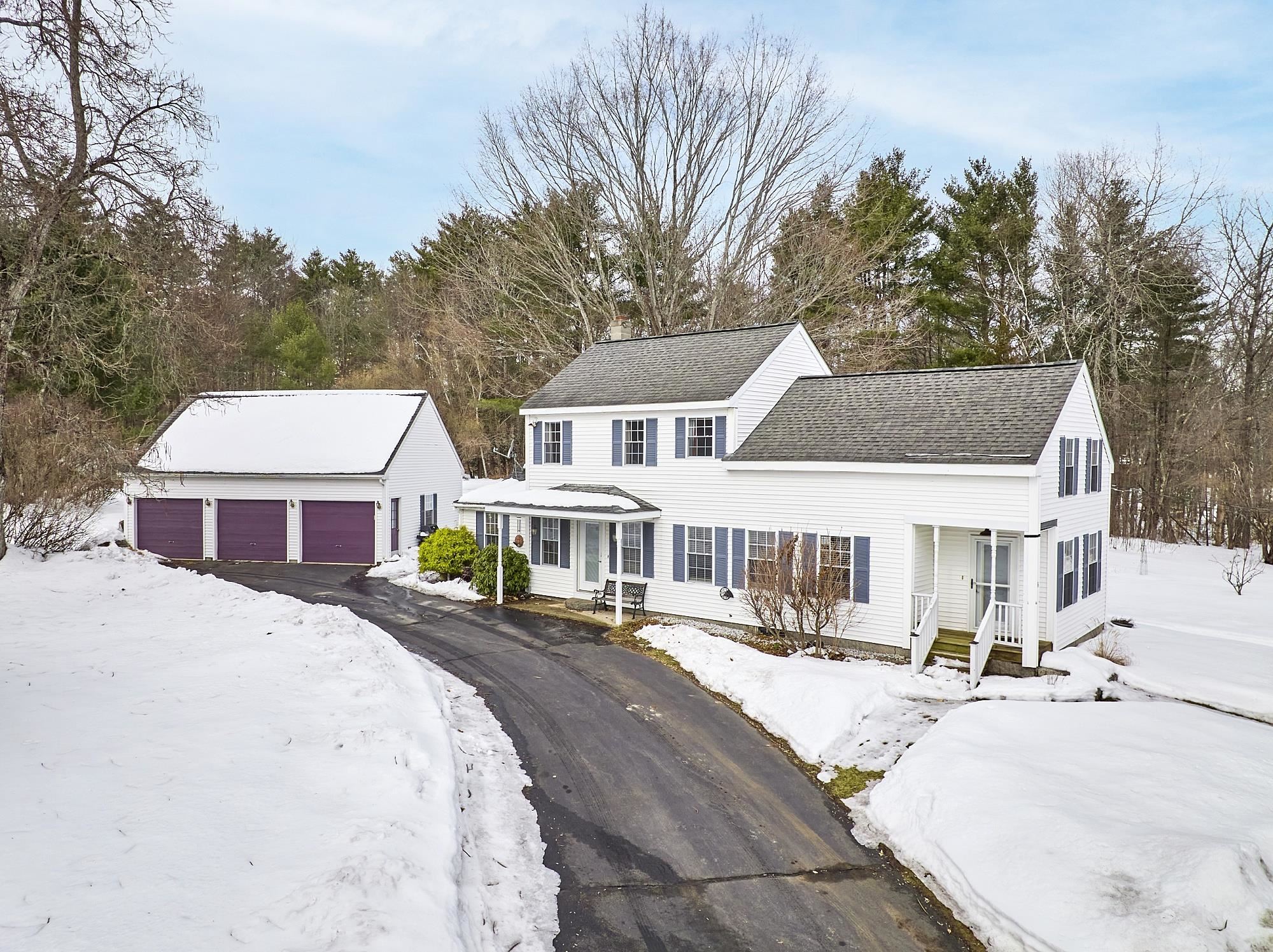 Kingston, New Hampshire 03848, United States, 3 Bedrooms Bedrooms, ,2 BathroomsBathrooms,Residential,Pending,78008