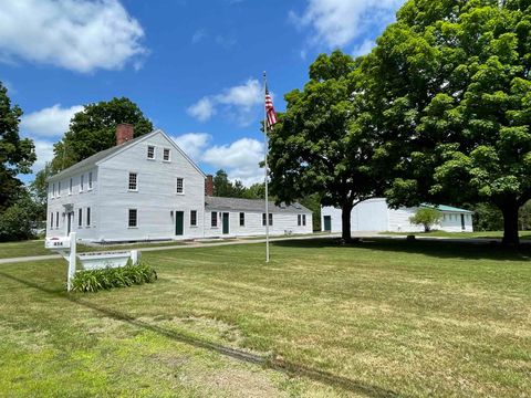 Photo of 454 Main Street, Fremont, NH 03044 (MLS # 5055995)