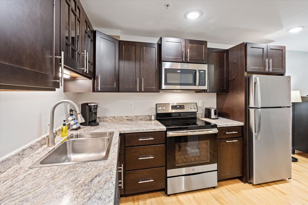 Photo of 1361 Elm Street, Manchester, NH 03101 (MLS # 5073224)