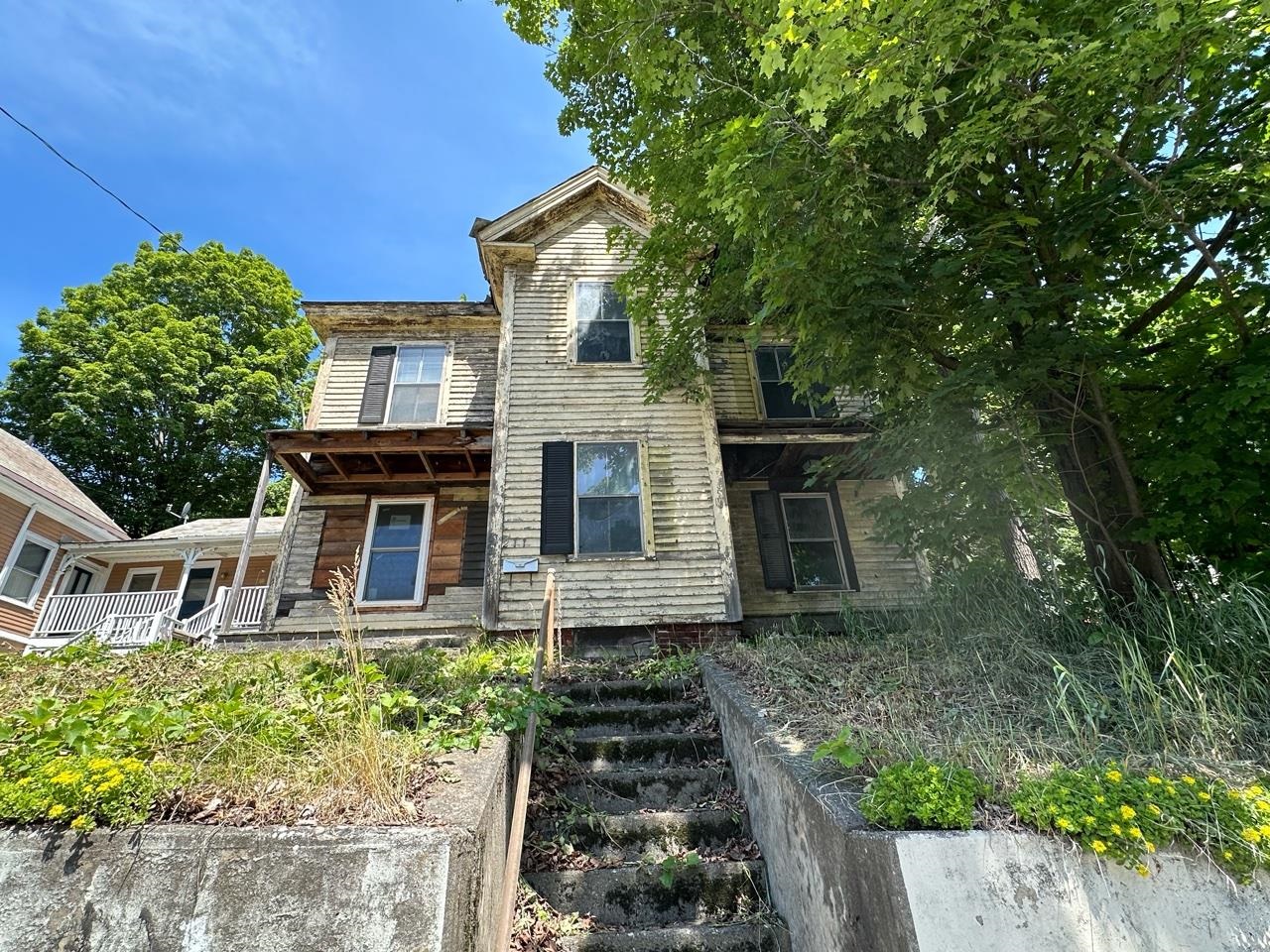 211 High Street