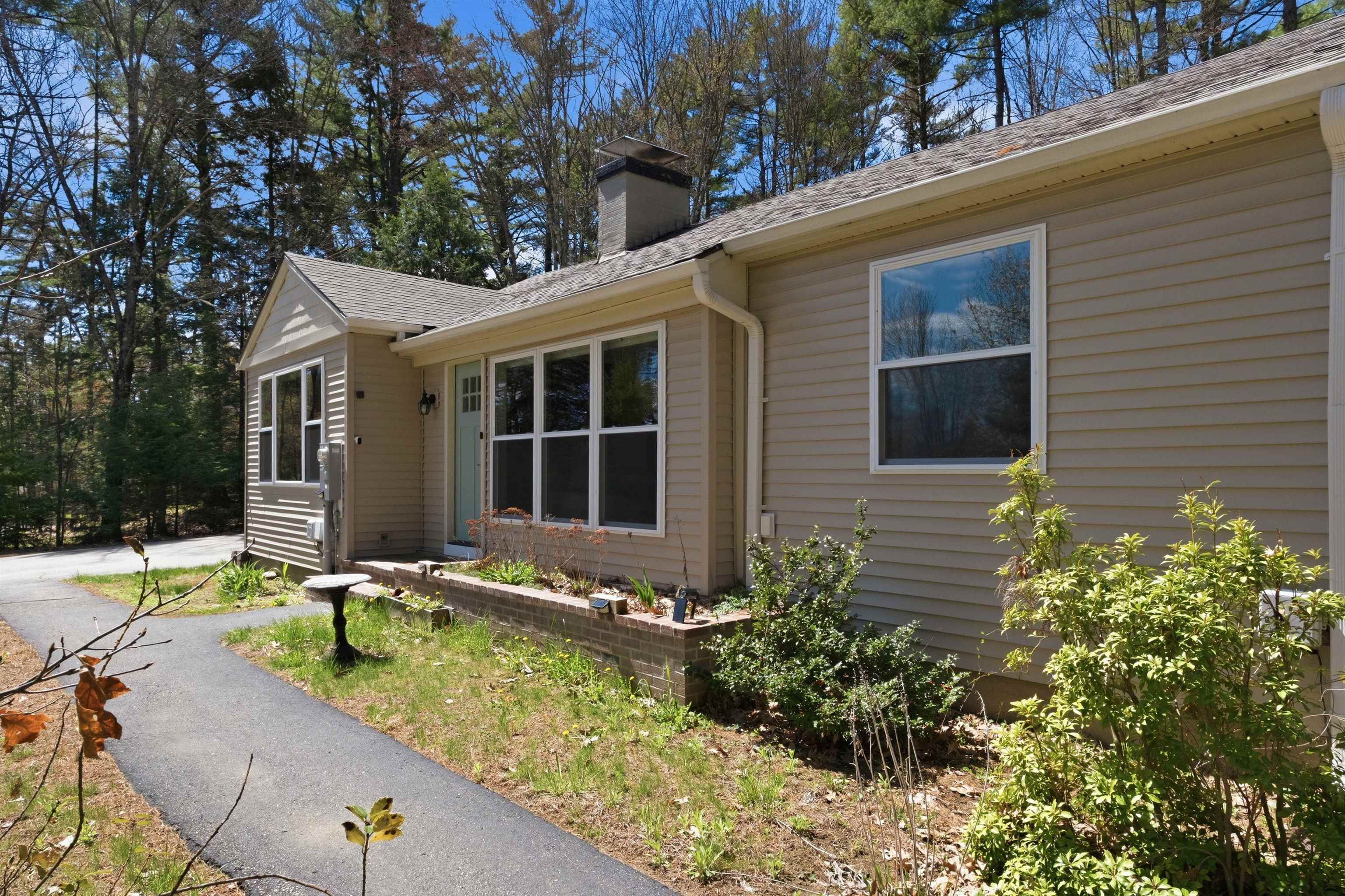 1090 Main Street
