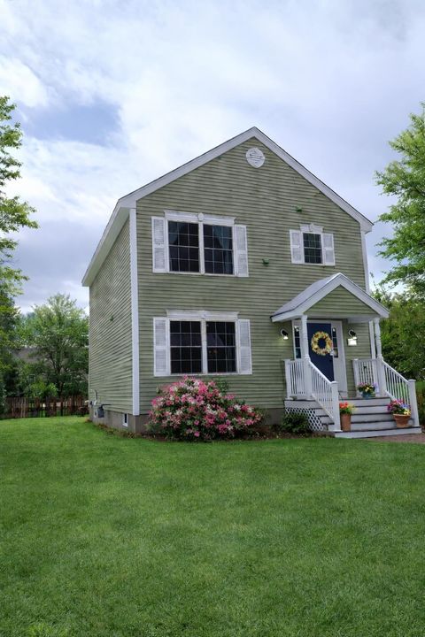 9 Amy Way Concord NH 03303