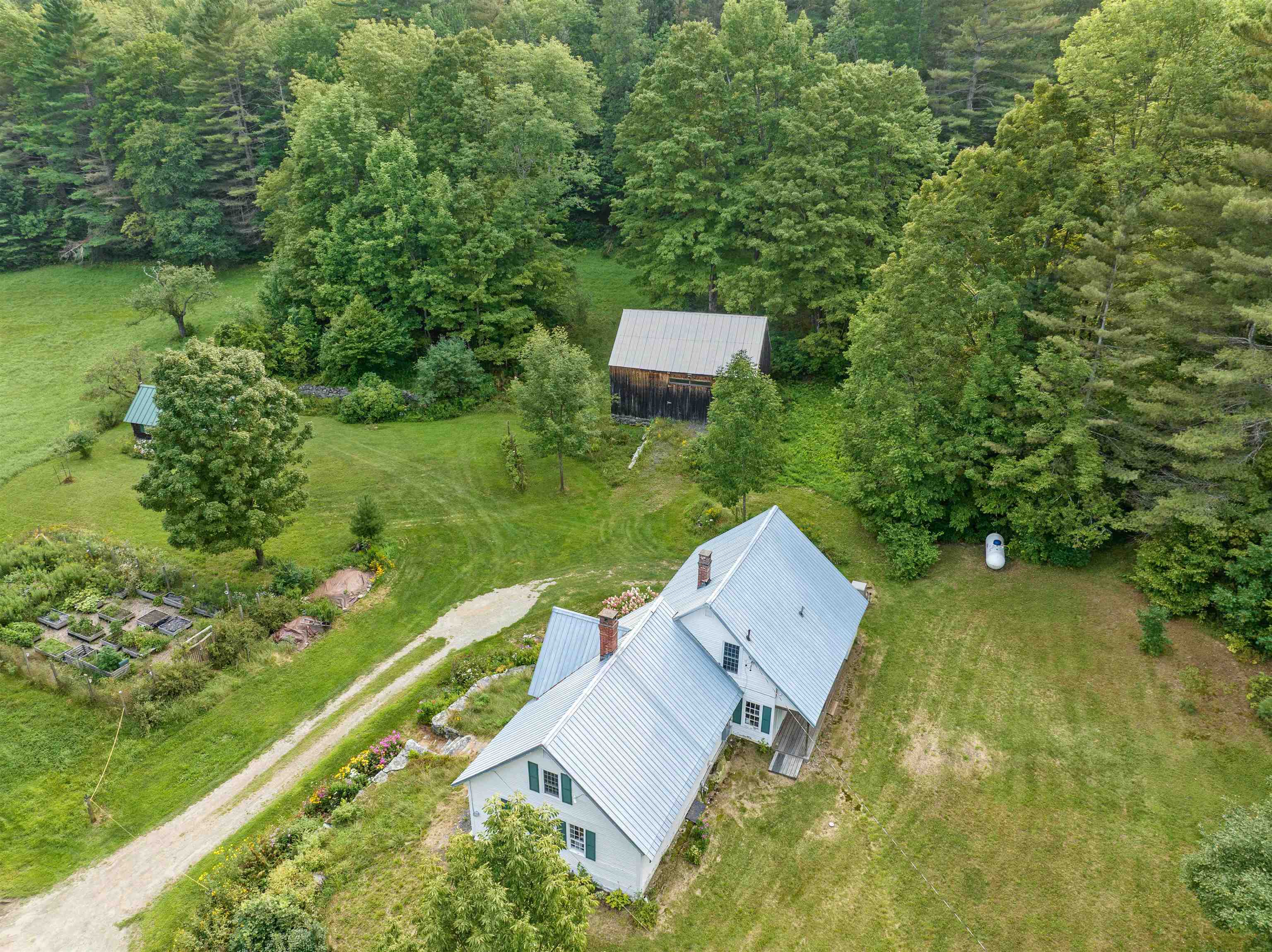Roxbury, Vermont 05669, United States, 3 Bedrooms Bedrooms, ,2 BathroomsBathrooms,Residential,Pending,44338