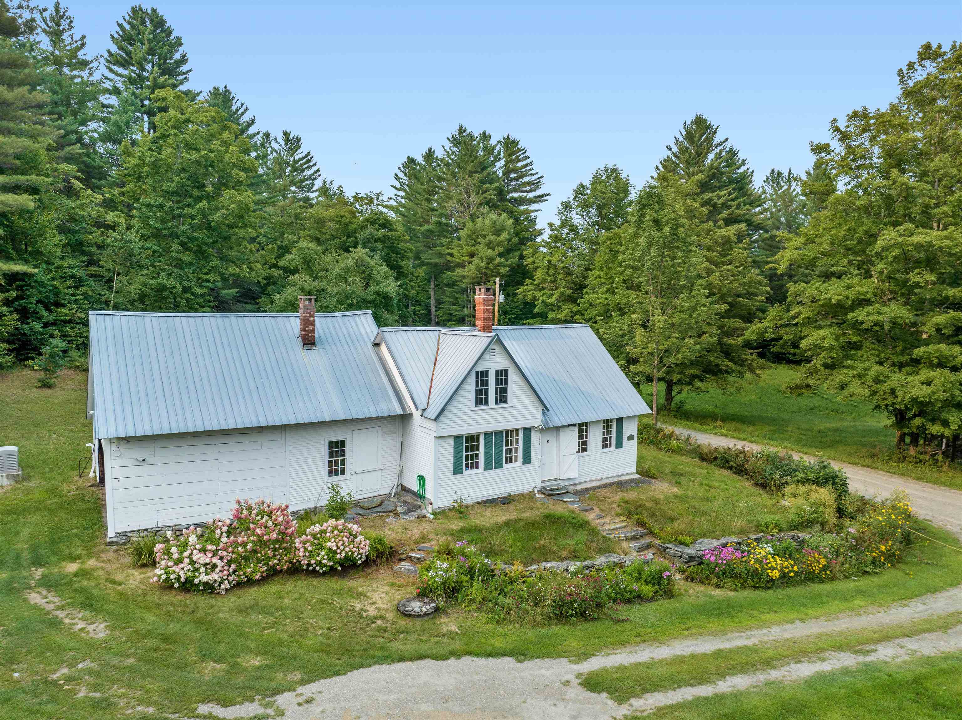 Roxbury, Vermont 05669, United States, 3 Bedrooms Bedrooms, ,2 BathroomsBathrooms,Residential,Pending,44338