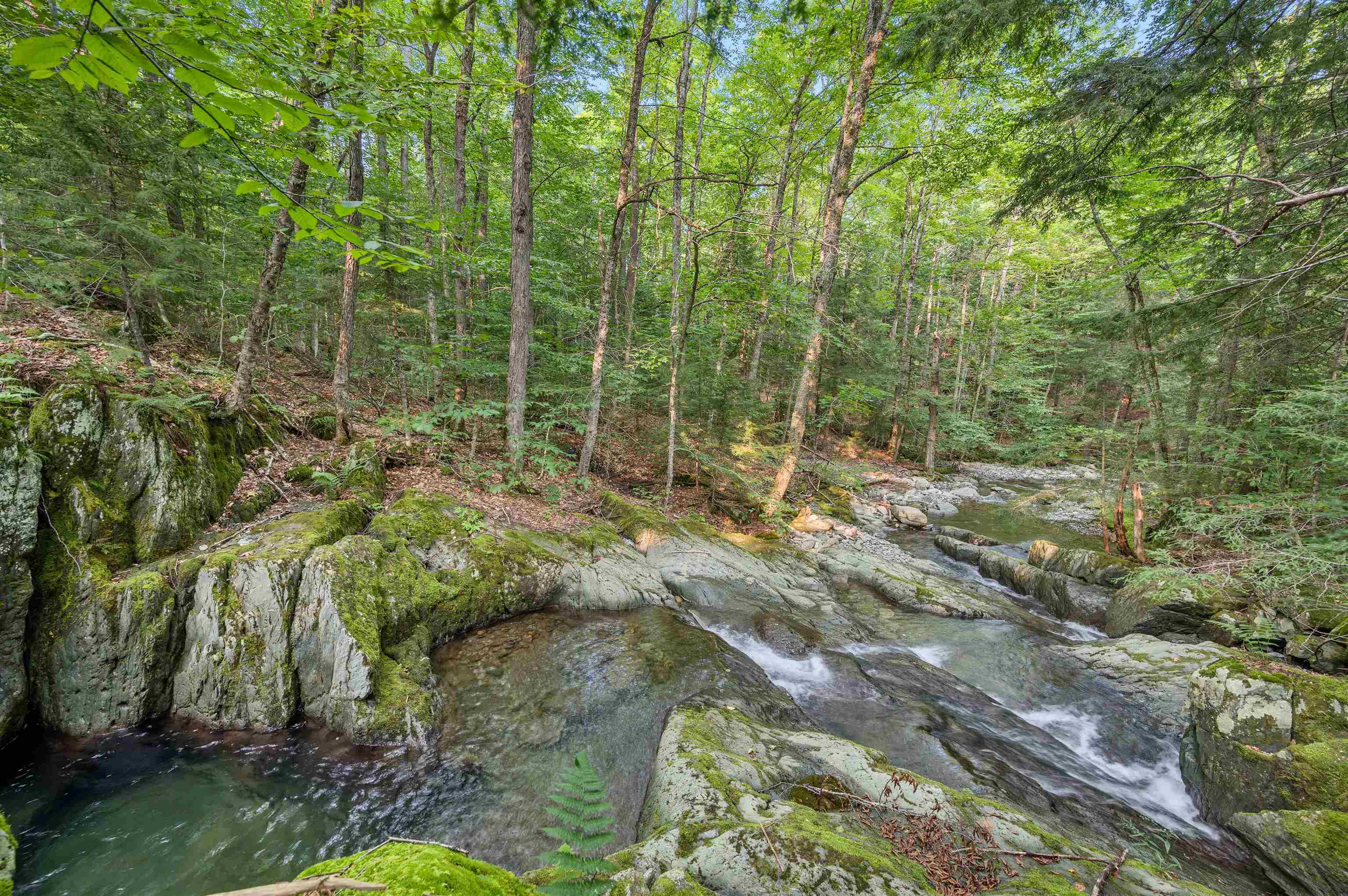 Roxbury, Vermont 05669, United States, 3 Bedrooms Bedrooms, ,2 BathroomsBathrooms,Residential,Pending,44338