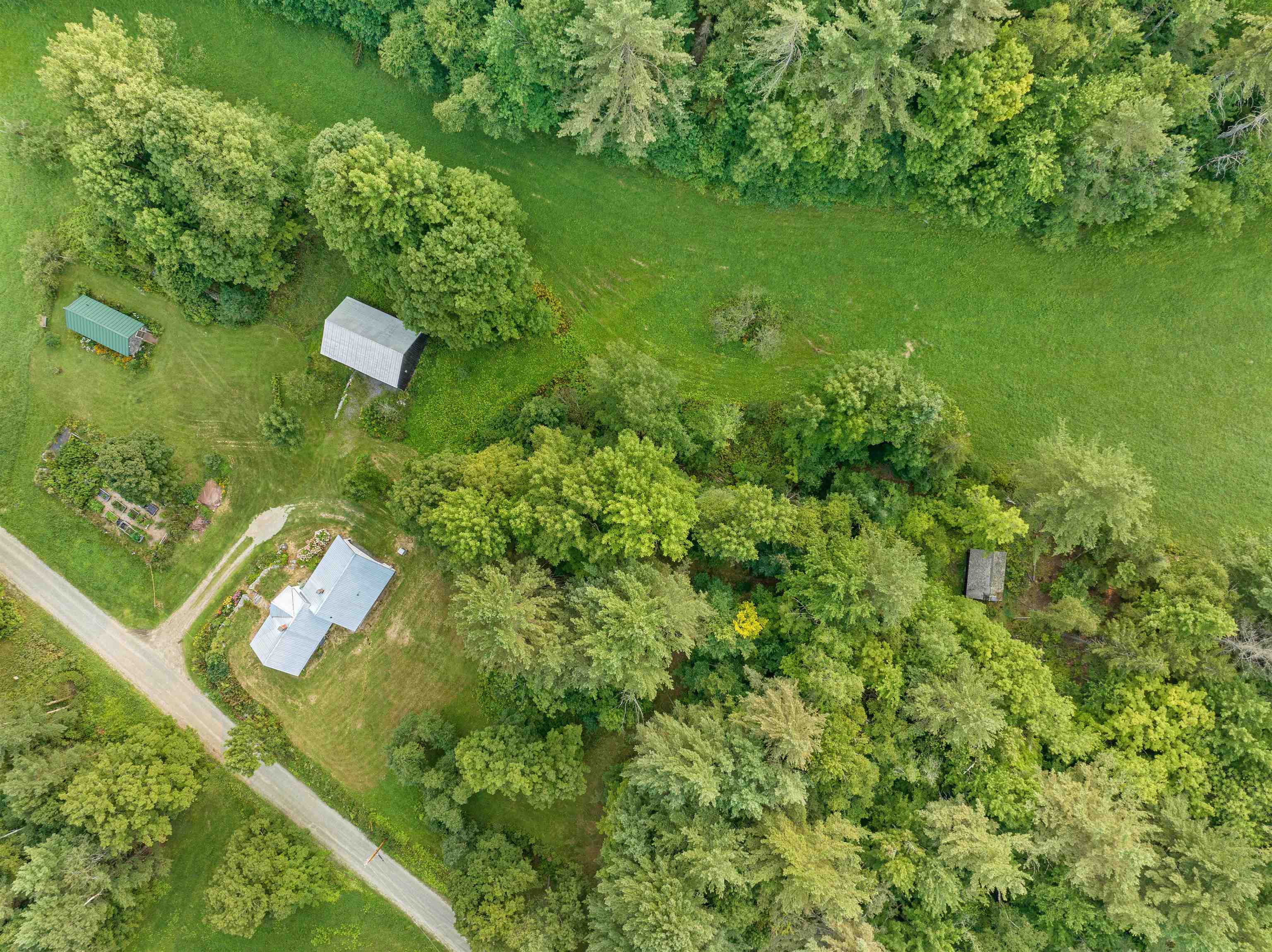 Roxbury, Vermont 05669, United States, 3 Bedrooms Bedrooms, ,2 BathroomsBathrooms,Residential,Pending,44338