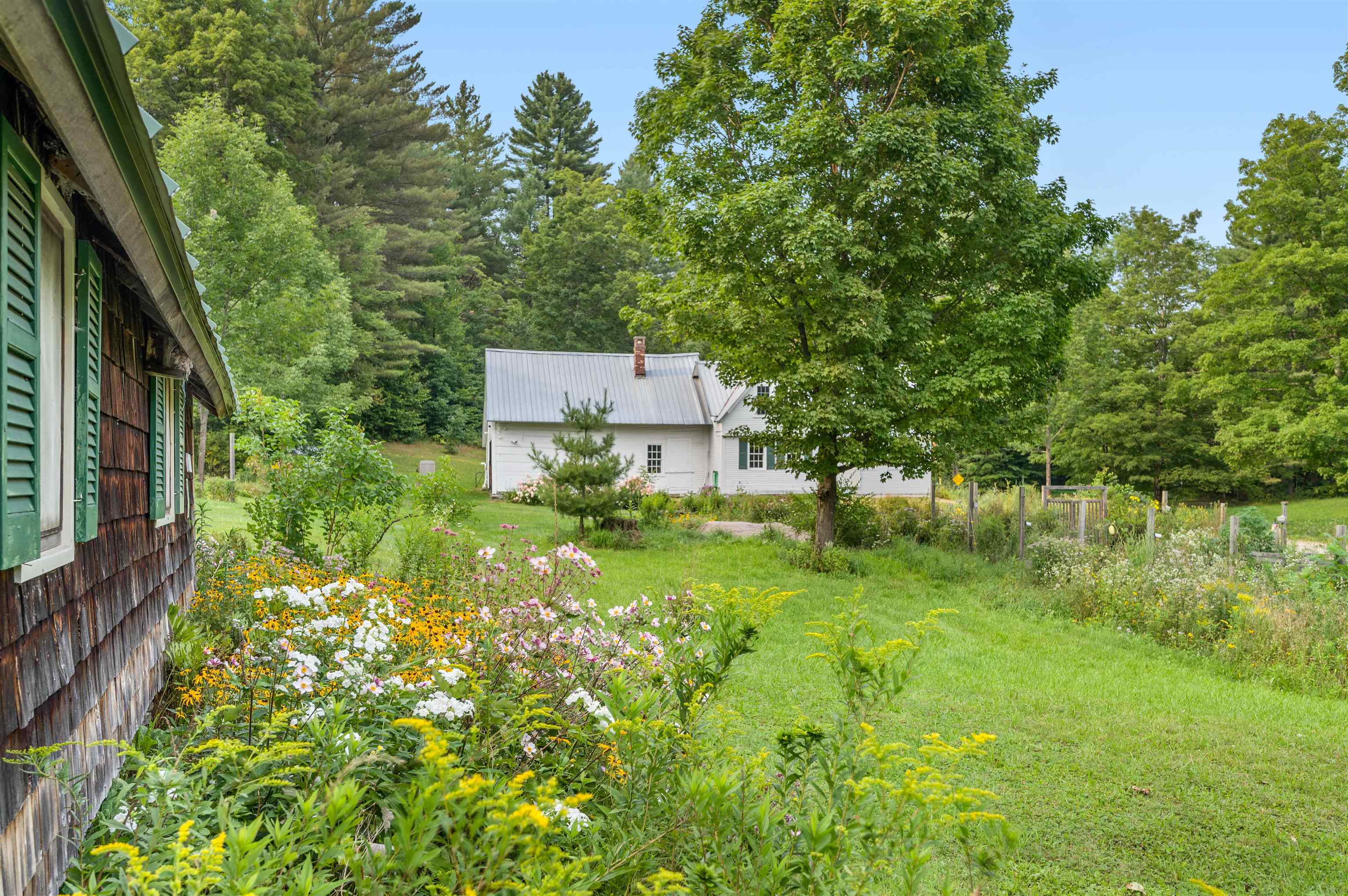 Roxbury, Vermont 05669, United States, 3 Bedrooms Bedrooms, ,2 BathroomsBathrooms,Residential,Pending,44338