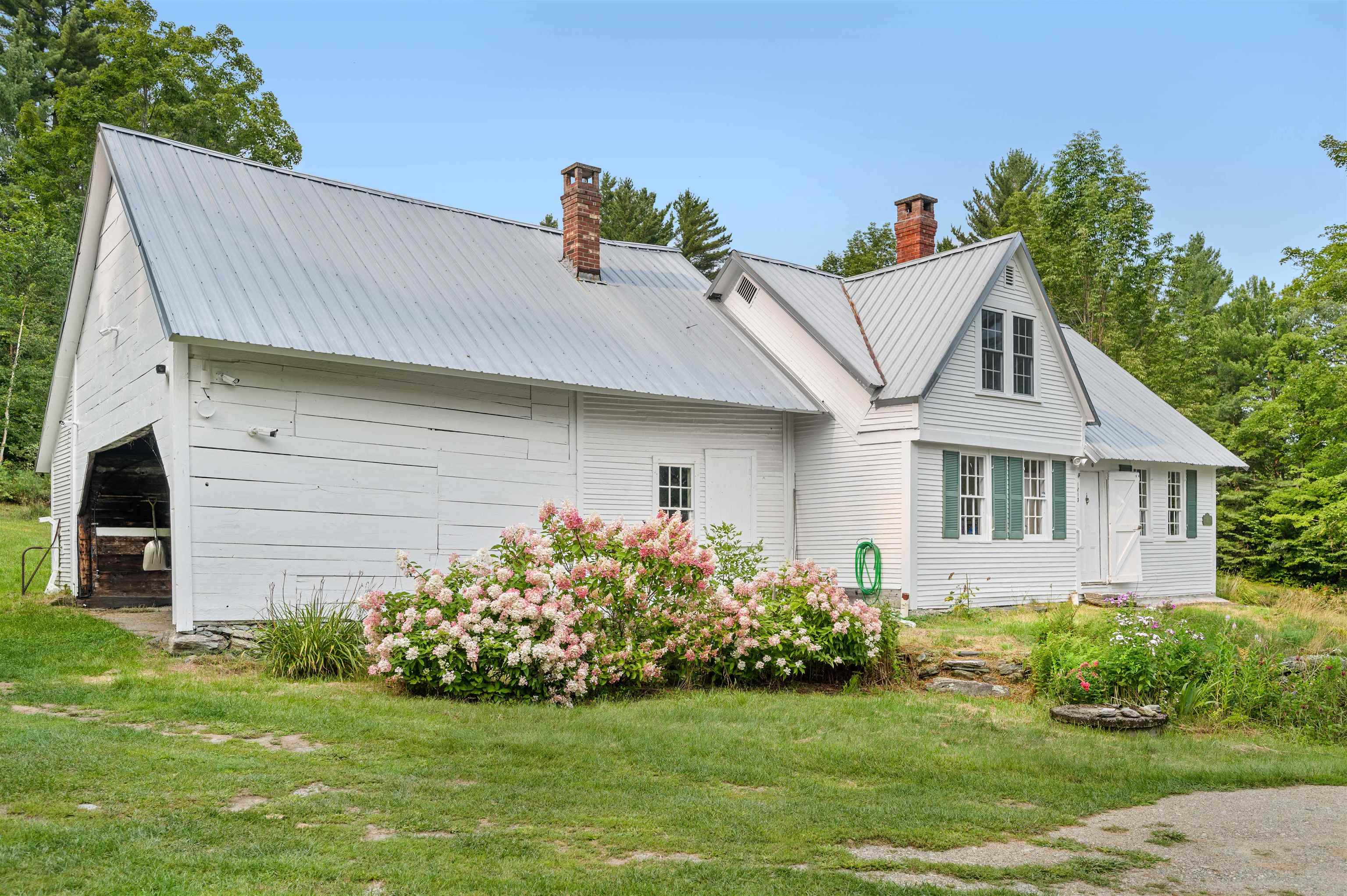 Roxbury, Vermont 05669, United States, 3 Bedrooms Bedrooms, ,2 BathroomsBathrooms,Residential,Pending,44338