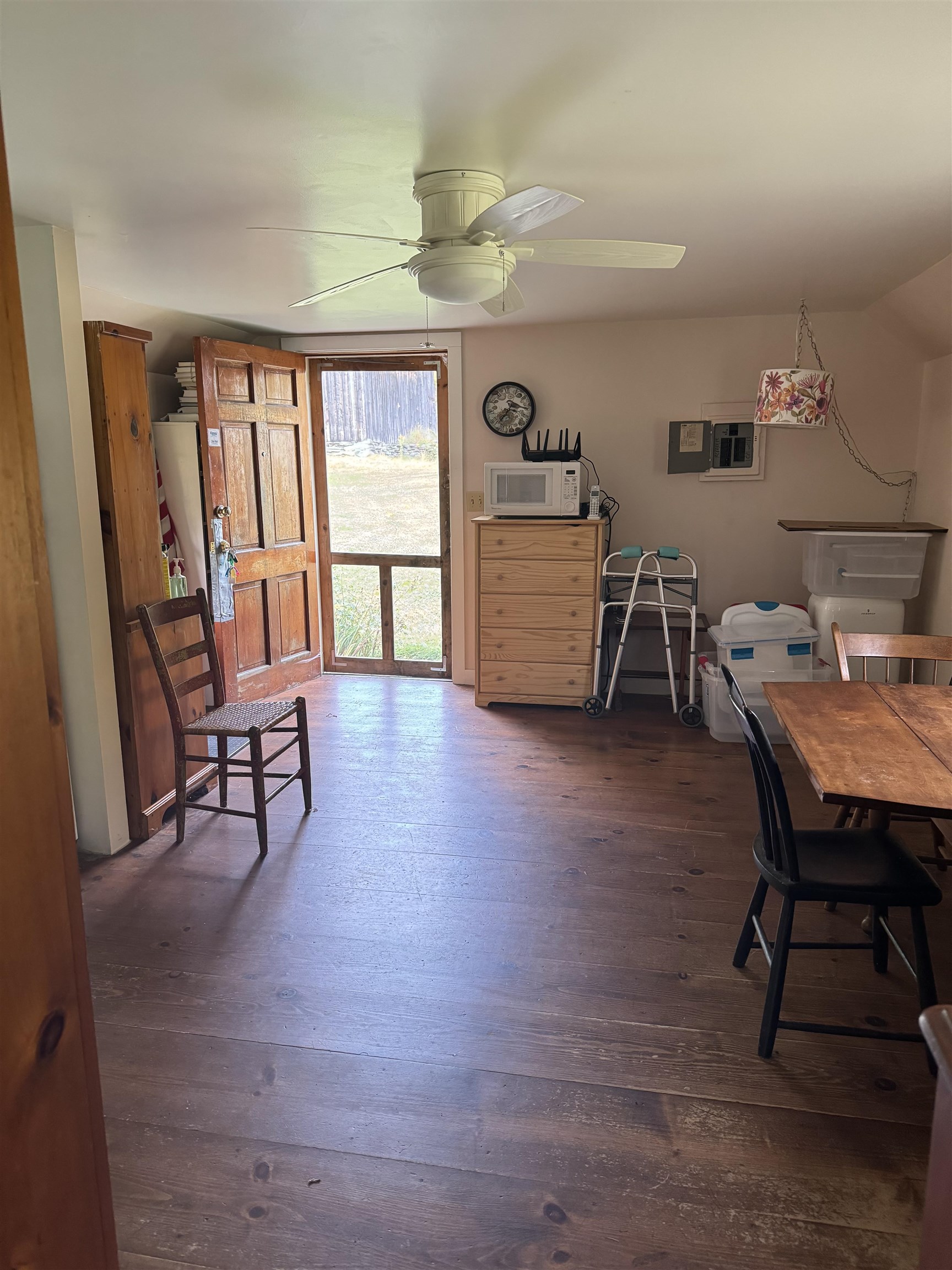 Roxbury, Vermont 05669, United States, 3 Bedrooms Bedrooms, ,2 BathroomsBathrooms,Residential,Pending,44338