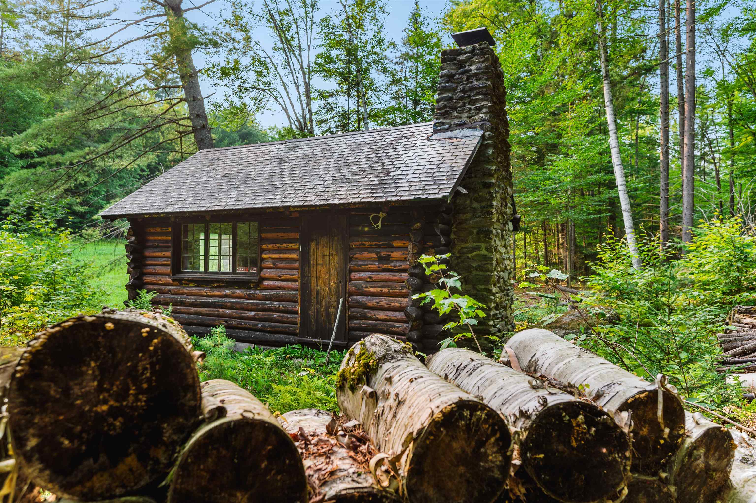 Roxbury, Vermont 05669, United States, 3 Bedrooms Bedrooms, ,2 BathroomsBathrooms,Residential,Pending,44338