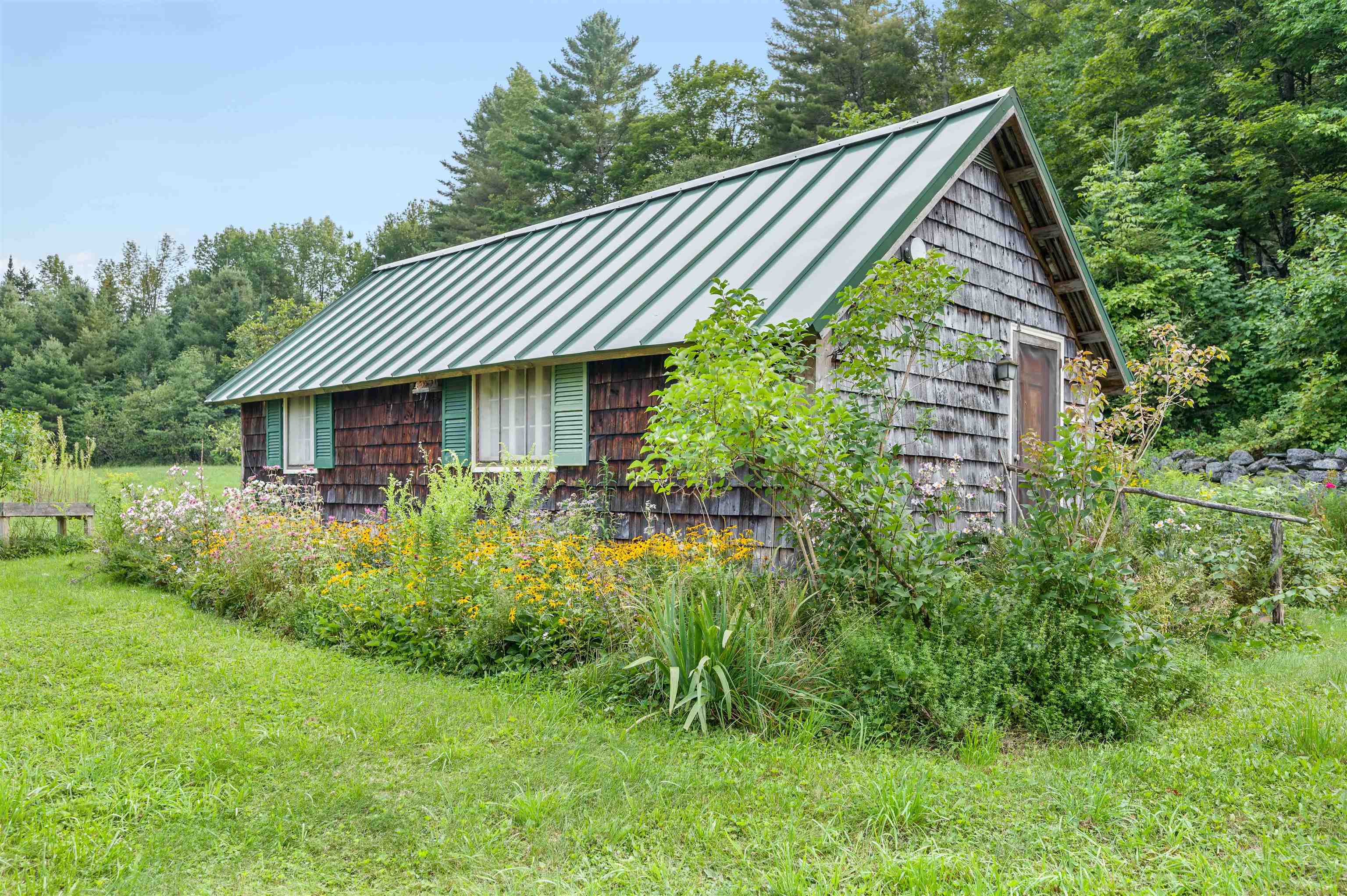 Roxbury, Vermont 05669, United States, 3 Bedrooms Bedrooms, ,2 BathroomsBathrooms,Residential,Pending,44338