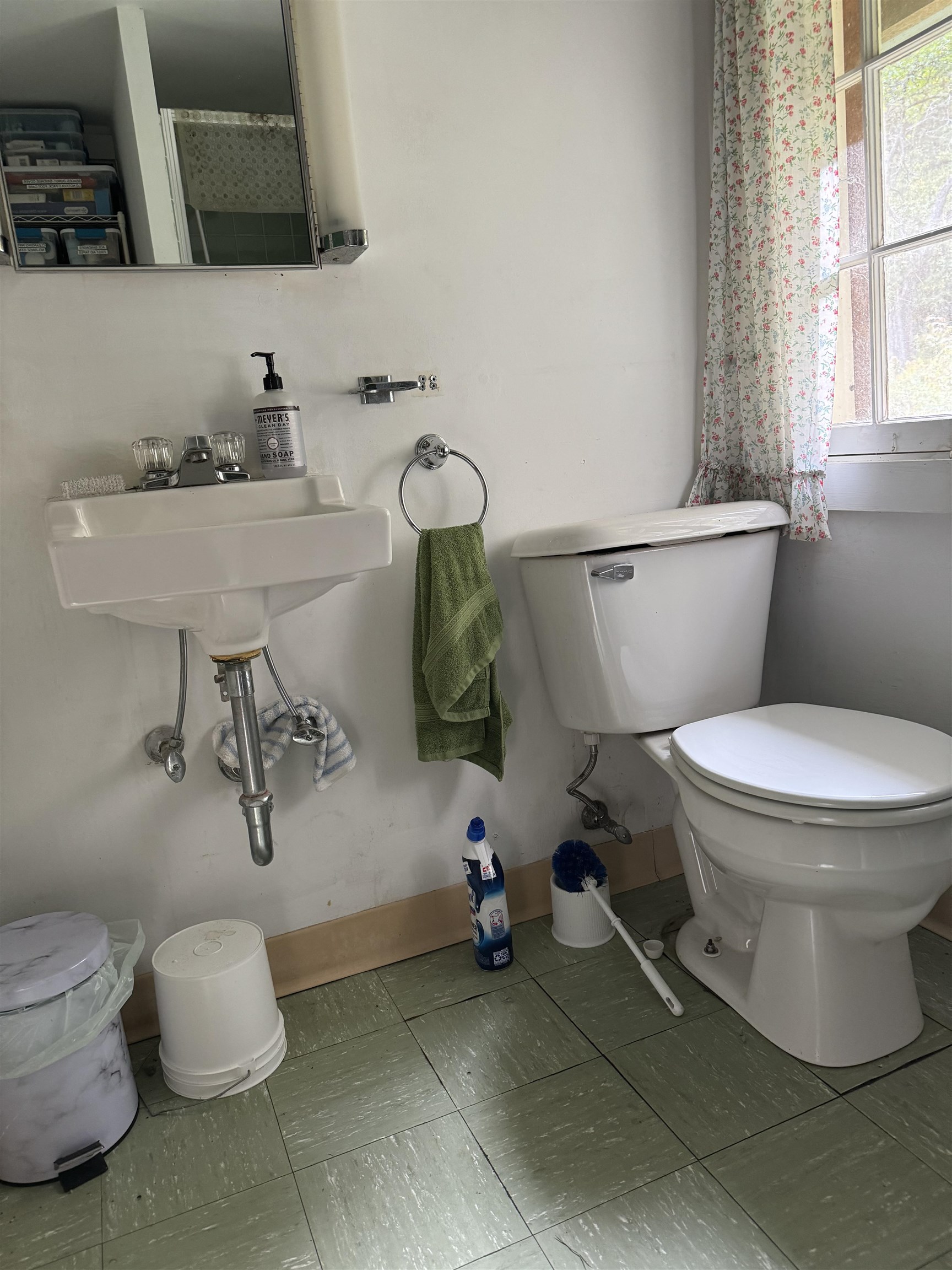 Roxbury, Vermont 05669, United States, 3 Bedrooms Bedrooms, ,2 BathroomsBathrooms,Residential,Pending,44338