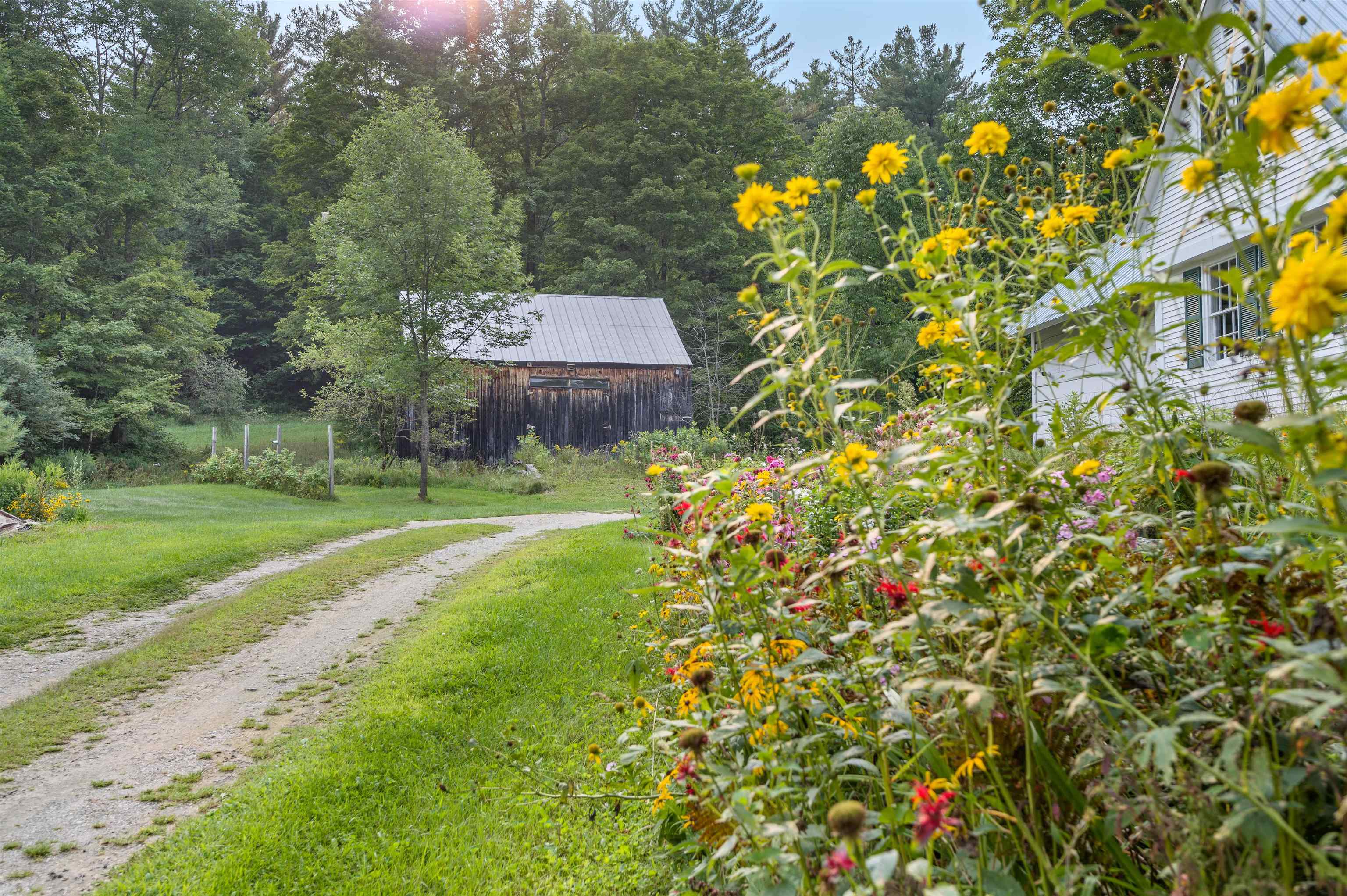 Roxbury, Vermont 05669, United States, 3 Bedrooms Bedrooms, ,2 BathroomsBathrooms,Residential,Pending,44338