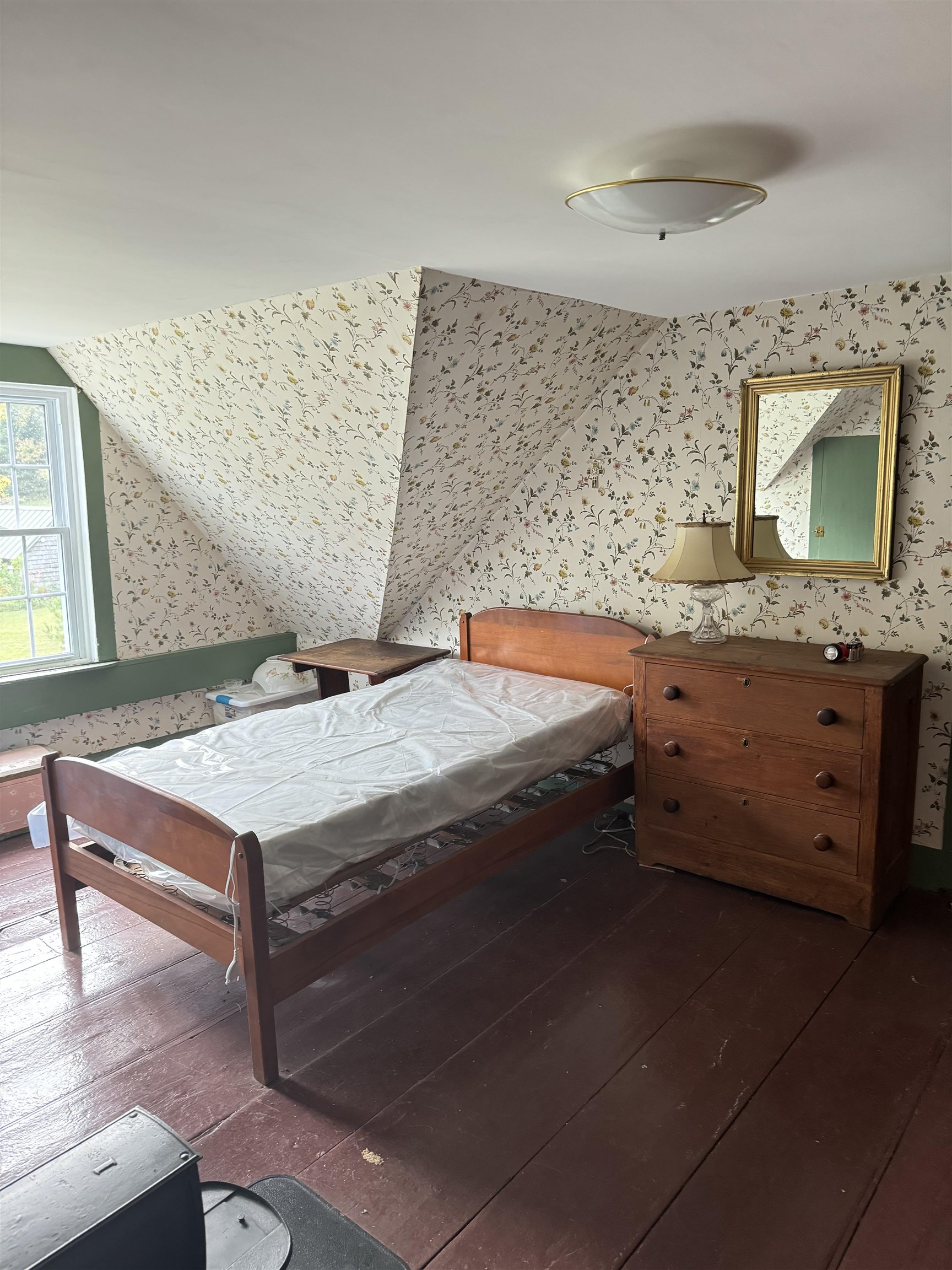 Roxbury, Vermont 05669, United States, 3 Bedrooms Bedrooms, ,2 BathroomsBathrooms,Residential,Pending,44338