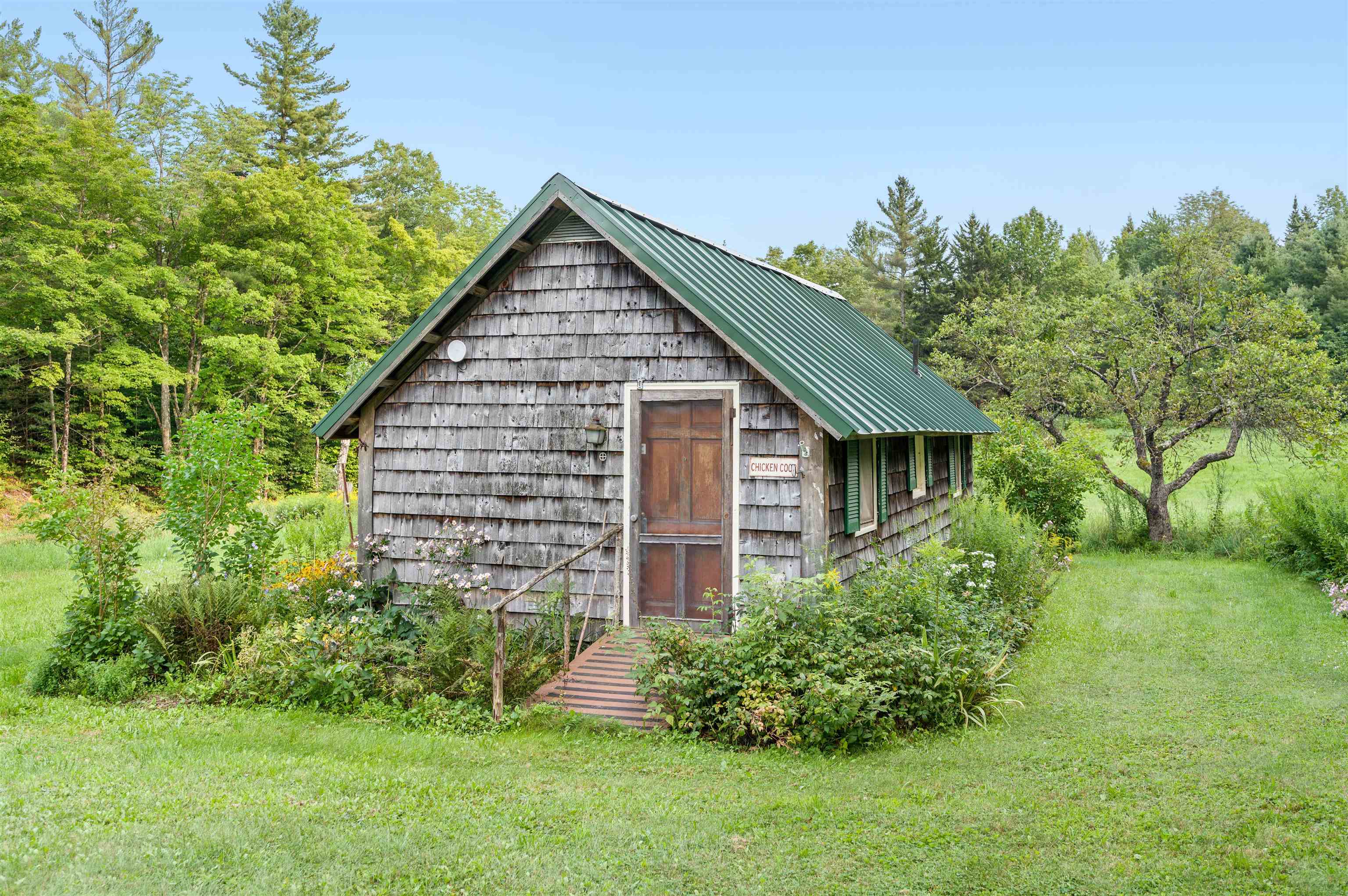 Roxbury, Vermont 05669, United States, 3 Bedrooms Bedrooms, ,2 BathroomsBathrooms,Residential,Pending,44338