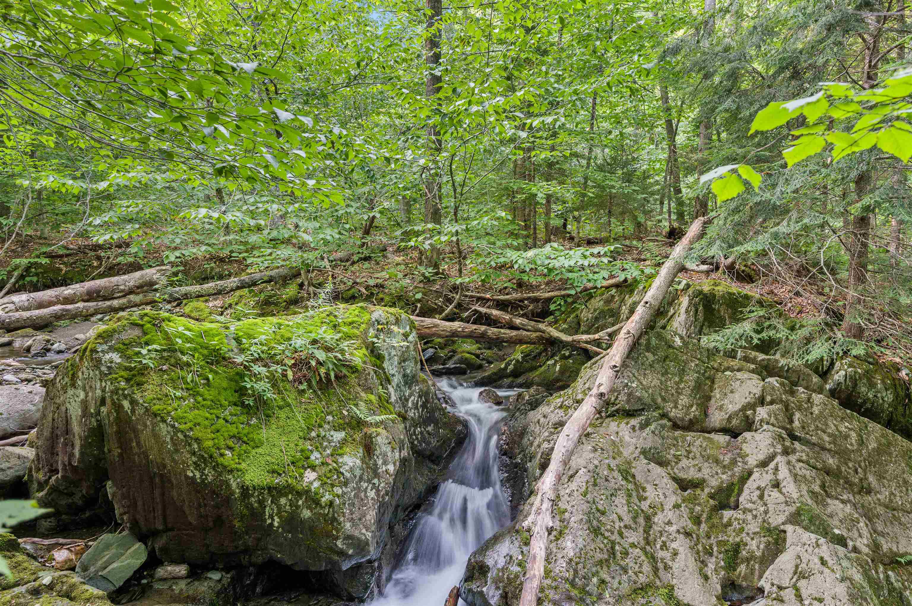 Roxbury, Vermont 05669, United States, 3 Bedrooms Bedrooms, ,2 BathroomsBathrooms,Residential,Pending,44338
