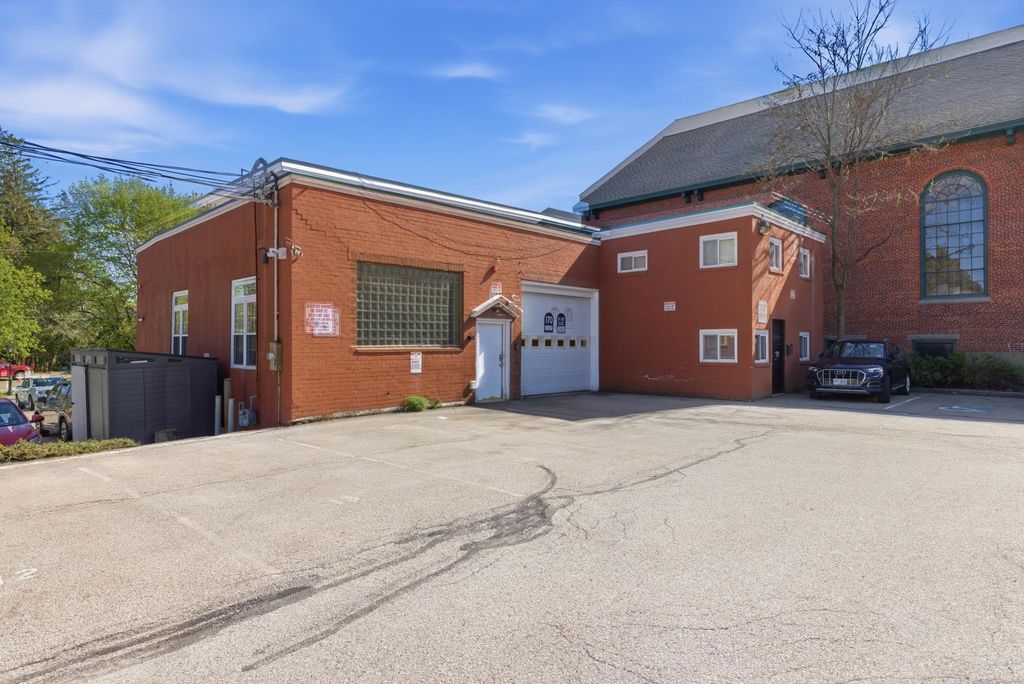 Photo of 170 State Street, Portsmouth, NH 03801 (MLS # 5086241)