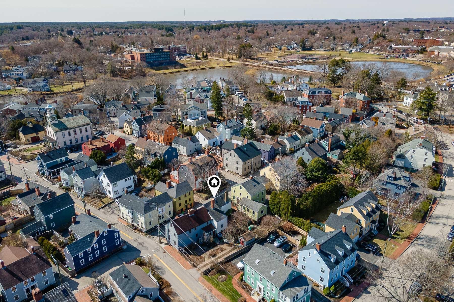 Portsmouth, New Hampshire 03801, United States, 2 Bedrooms Bedrooms, ,2 BathroomsBathrooms,Residential,Pending,103078