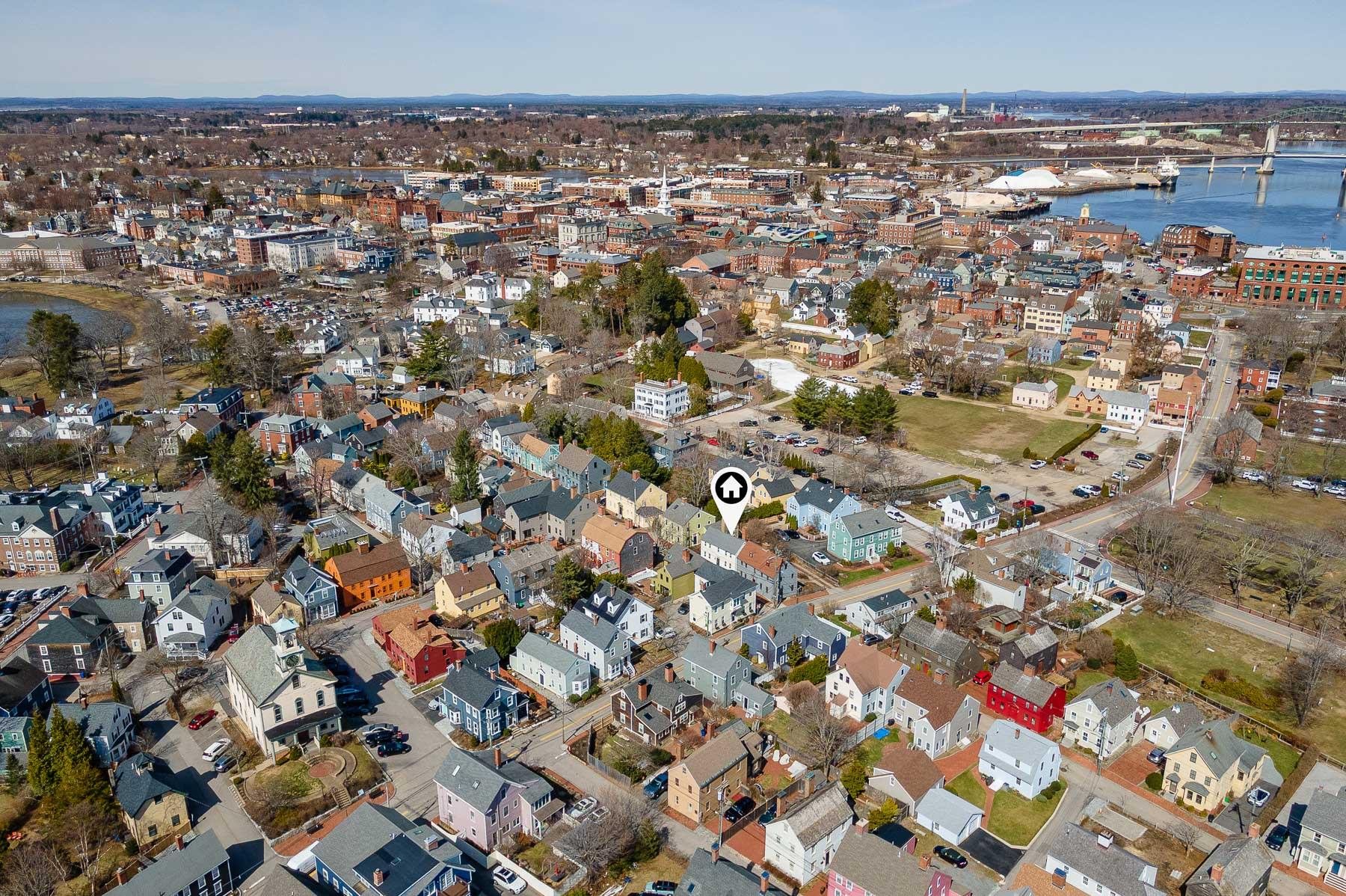 Portsmouth, New Hampshire 03801, United States, 2 Bedrooms Bedrooms, ,2 BathroomsBathrooms,Residential,Pending,103078