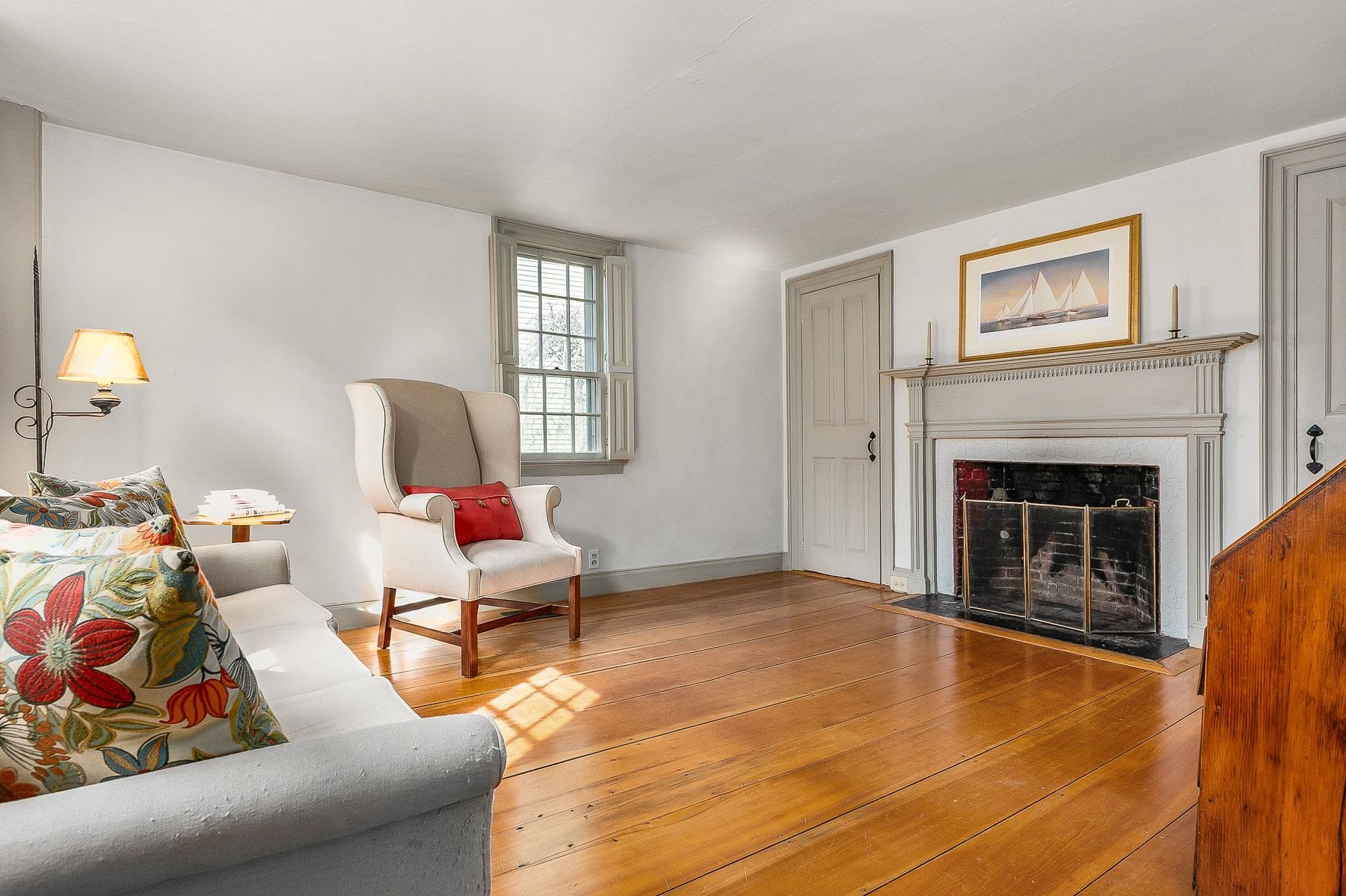 Portsmouth, New Hampshire 03801, United States, 2 Bedrooms Bedrooms, ,2 BathroomsBathrooms,Residential,Pending,103078