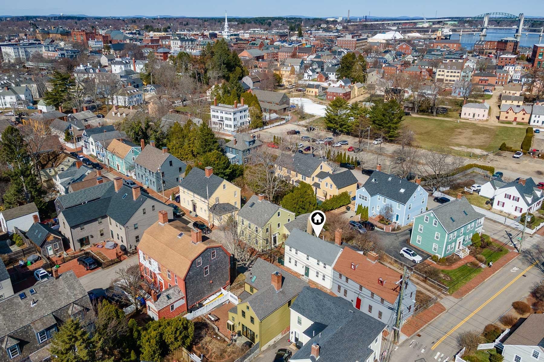 Portsmouth, New Hampshire 03801, United States, 2 Bedrooms Bedrooms, ,2 BathroomsBathrooms,Residential,Pending,103078