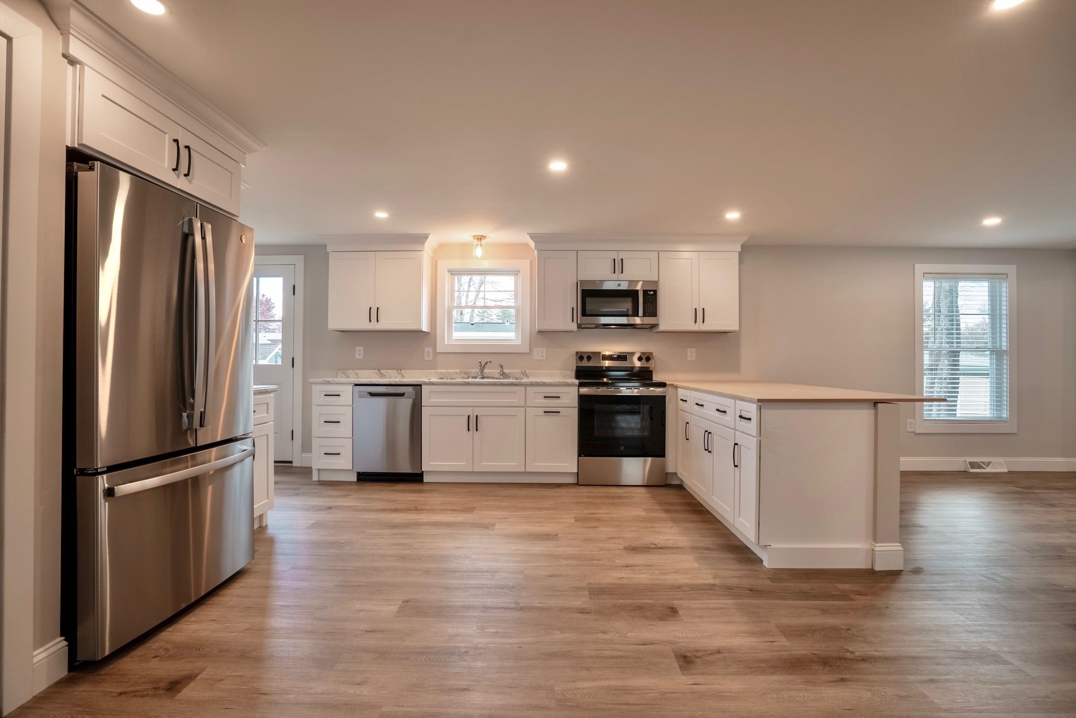 14 South Emperor Drive