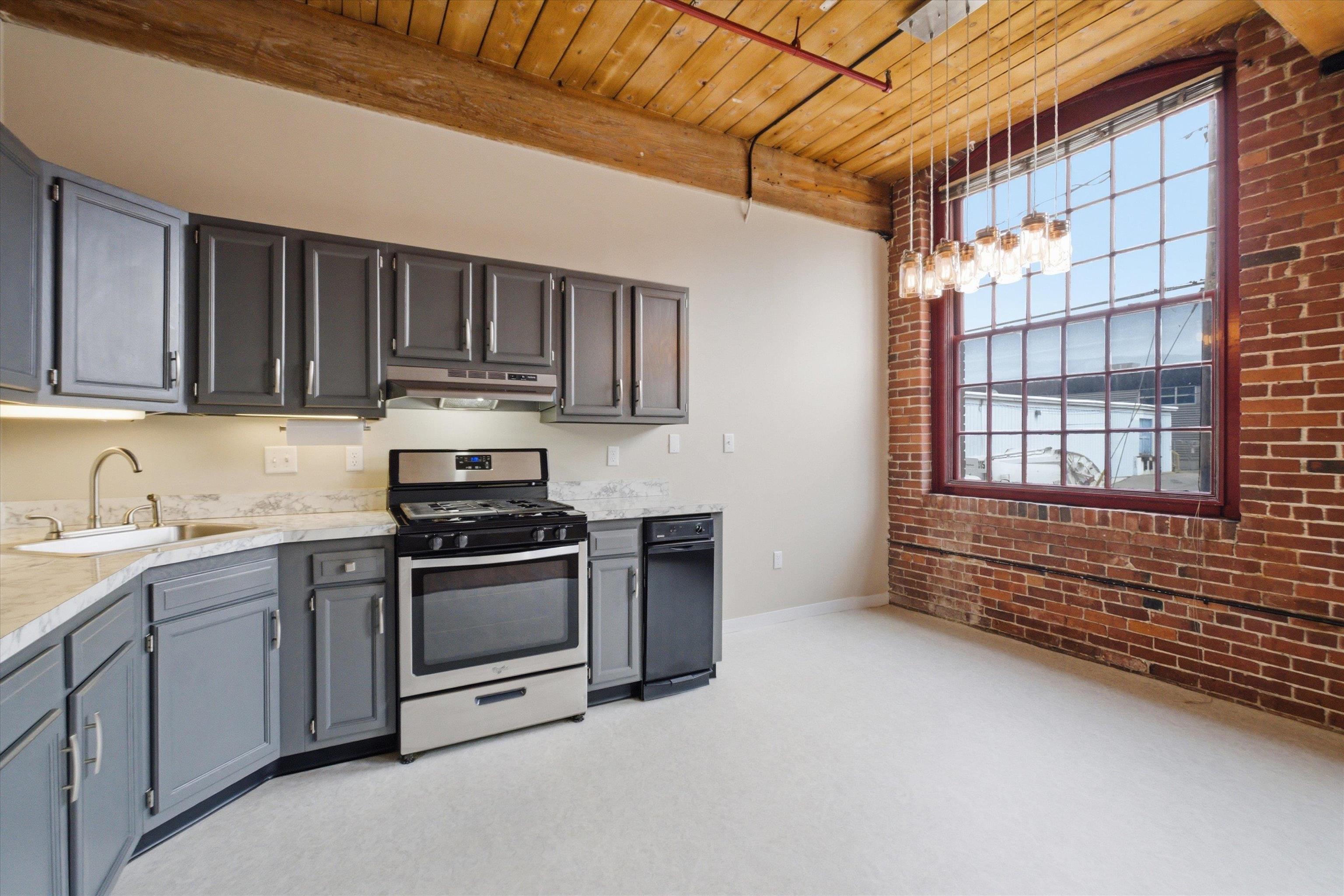 470 Silver Street 222