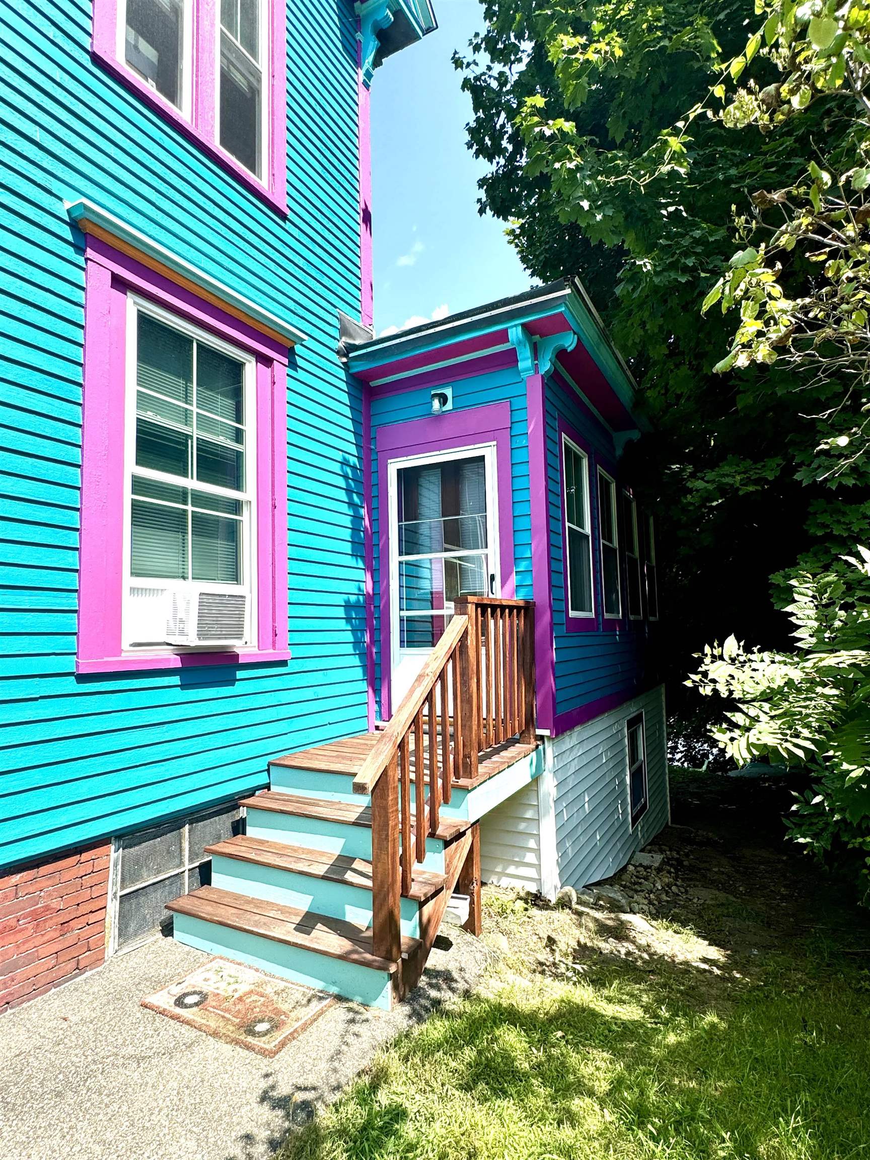 Laconia, New Hampshire 03246, United States, 4 Bedrooms Bedrooms, ,4 BathroomsBathrooms,Residential,Pending,45215