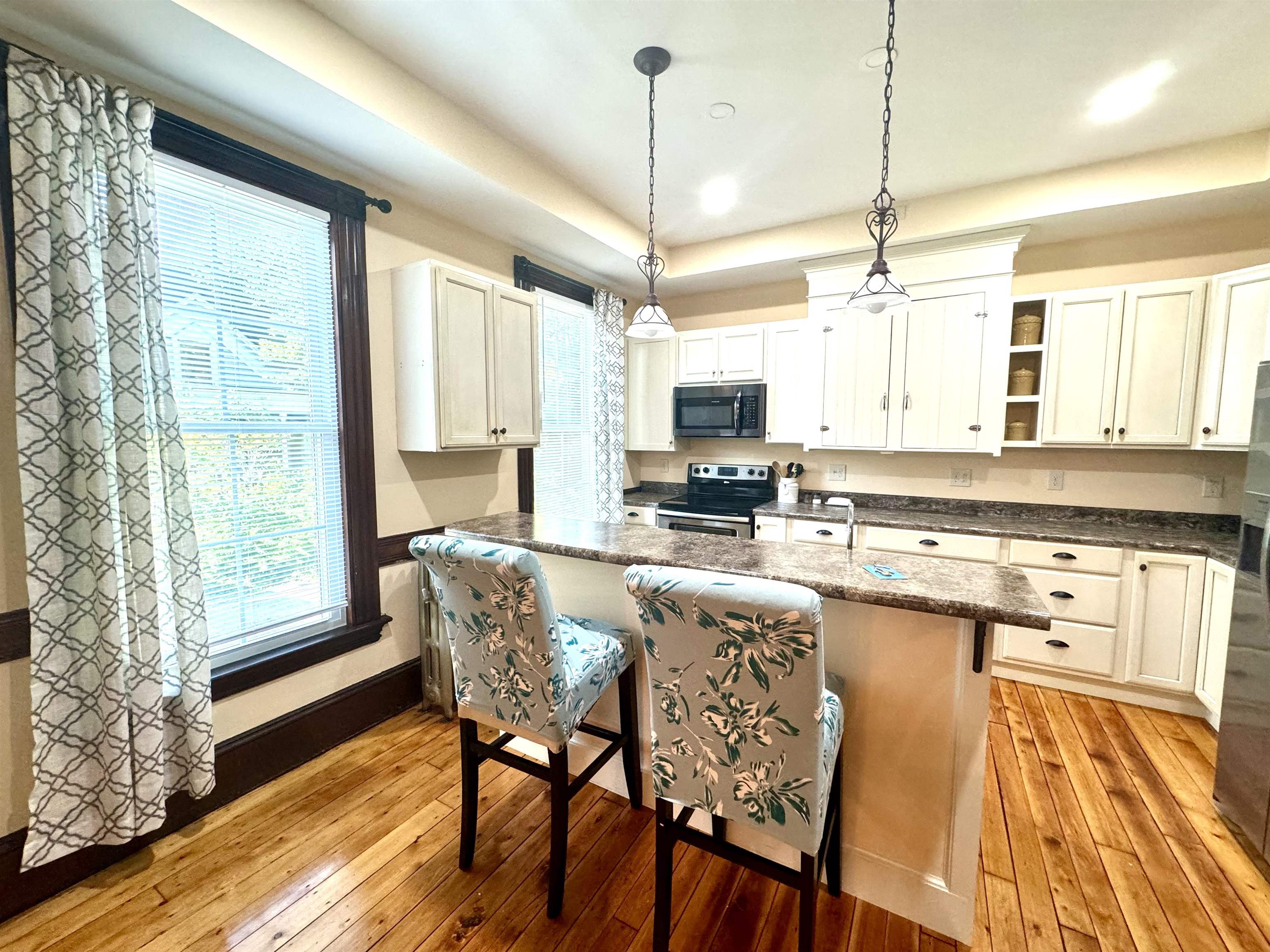 Laconia, New Hampshire 03246, United States, 4 Bedrooms Bedrooms, ,4 BathroomsBathrooms,Residential,Pending,45215