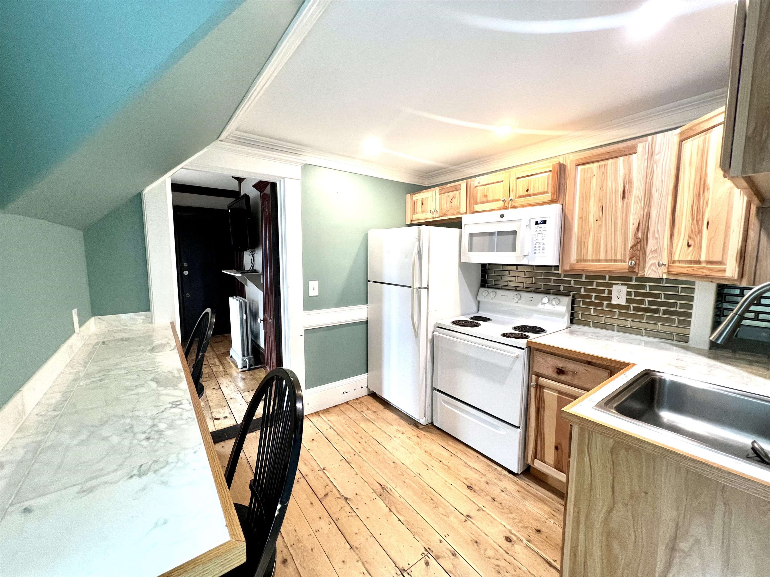 Laconia, New Hampshire 03246, United States, 4 Bedrooms Bedrooms, ,4 BathroomsBathrooms,Residential,Pending,45215