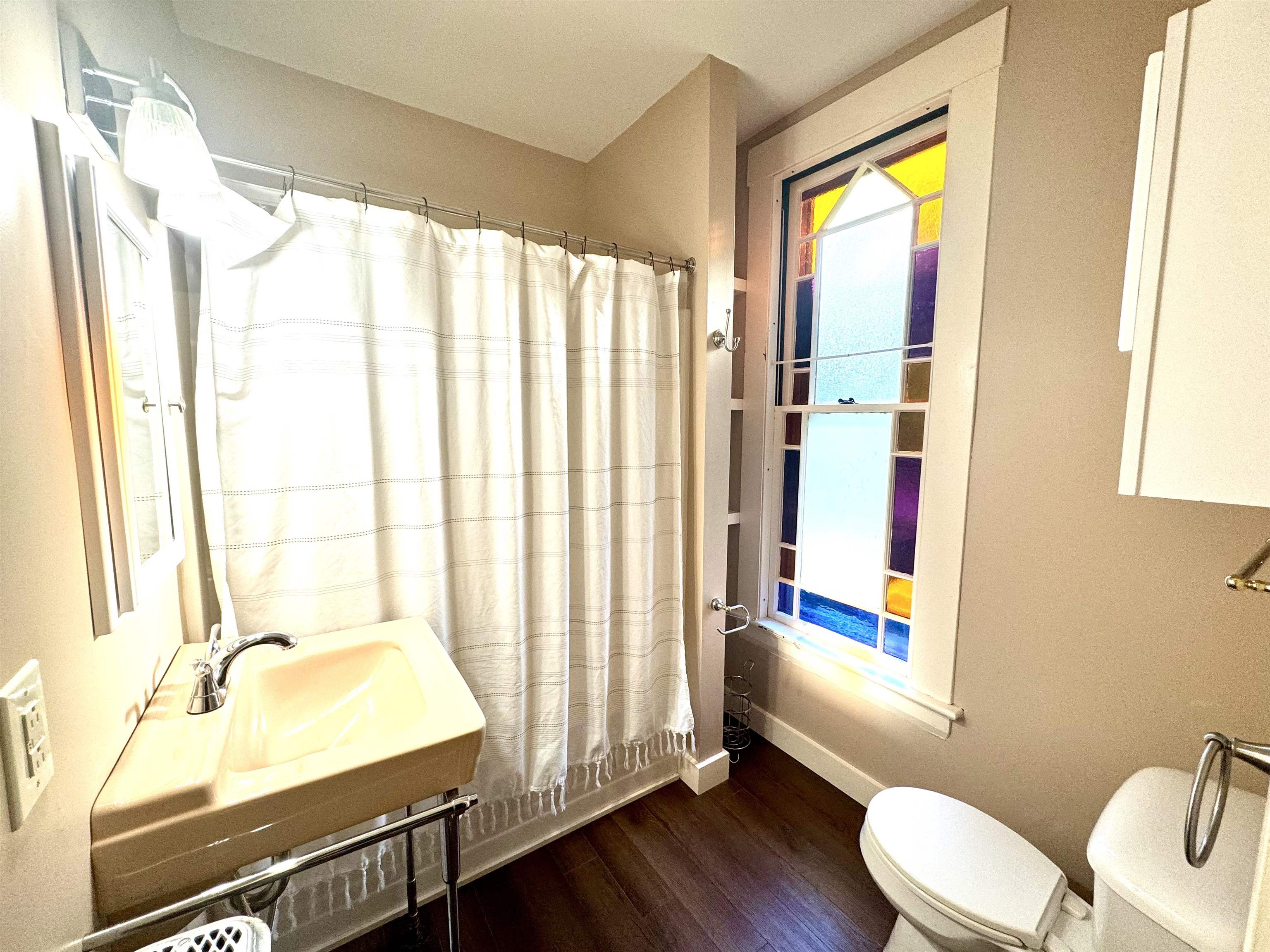 Laconia, New Hampshire 03246, United States, 4 Bedrooms Bedrooms, ,4 BathroomsBathrooms,Residential,Pending,45215