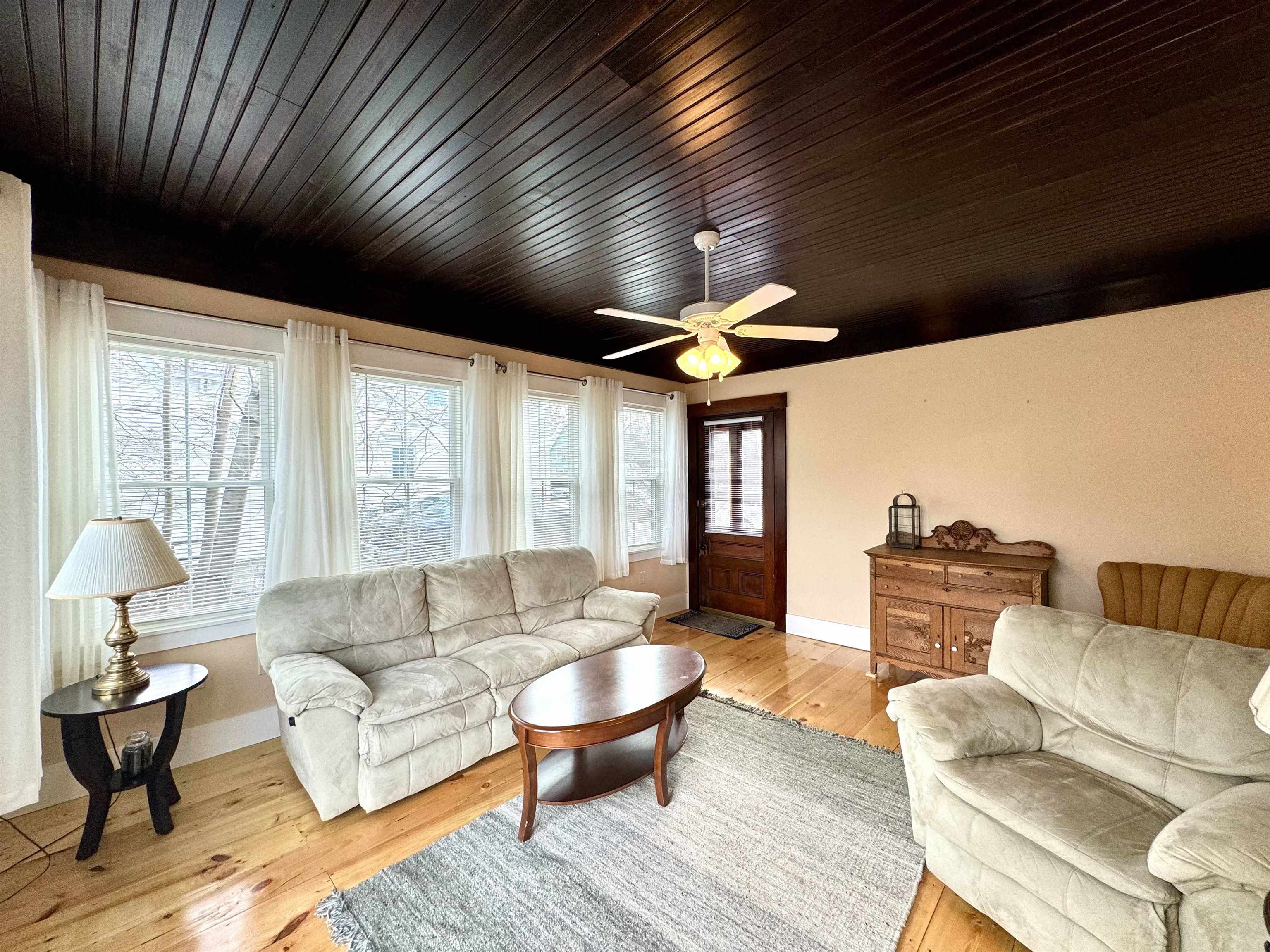 Laconia, New Hampshire 03246, United States, 4 Bedrooms Bedrooms, ,4 BathroomsBathrooms,Residential,Pending,45215