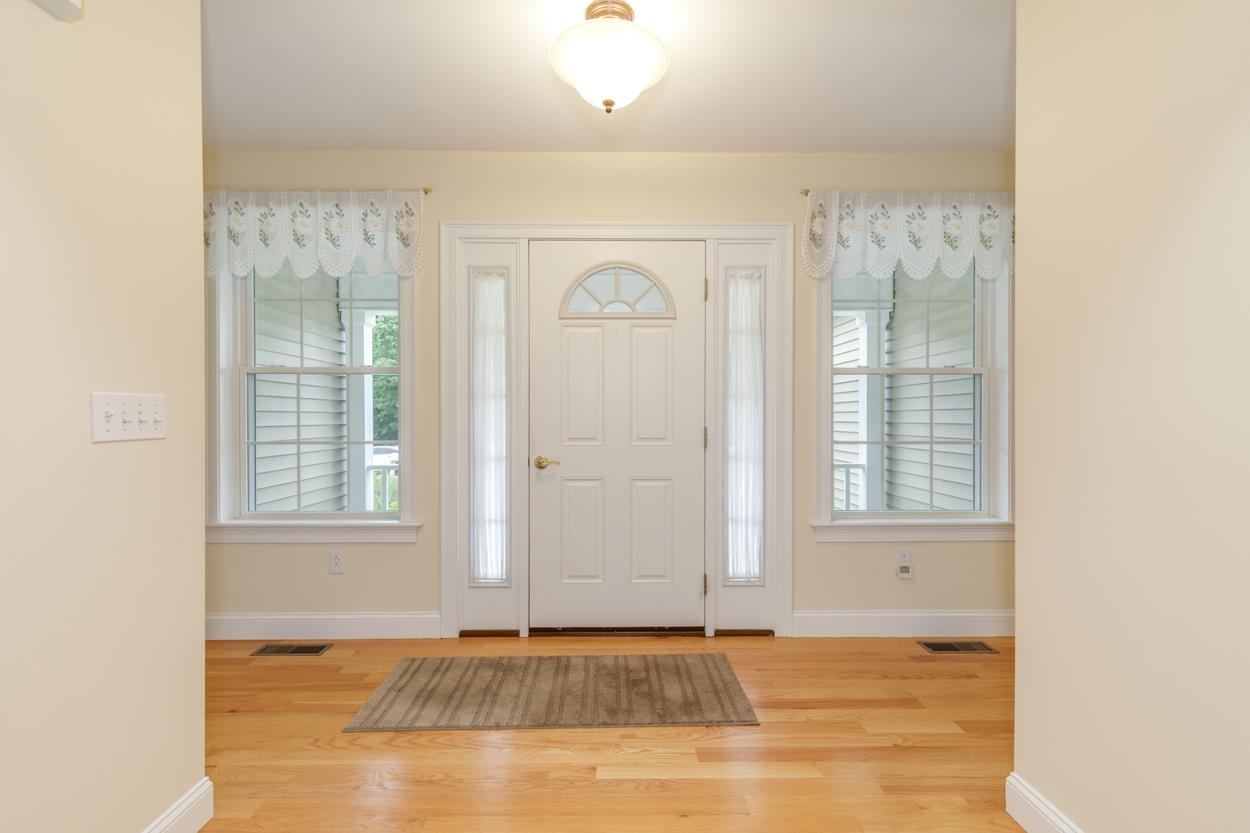 Concord, New Hampshire 03301, United States, 3 Bedrooms Bedrooms, ,2 BathroomsBathrooms,Residential,Pending,152962