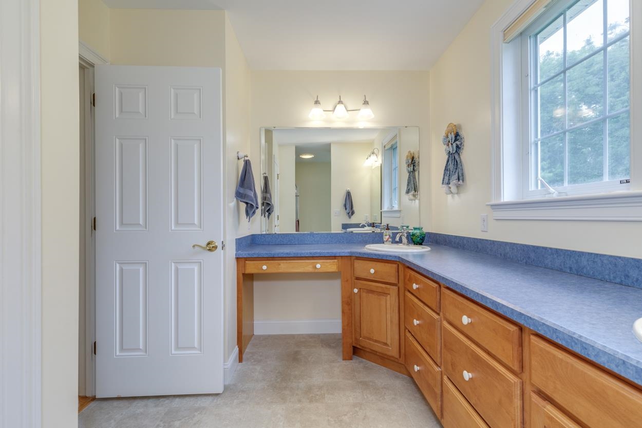 Concord, New Hampshire 03301, United States, 3 Bedrooms Bedrooms, ,2 BathroomsBathrooms,Residential,Pending,152962