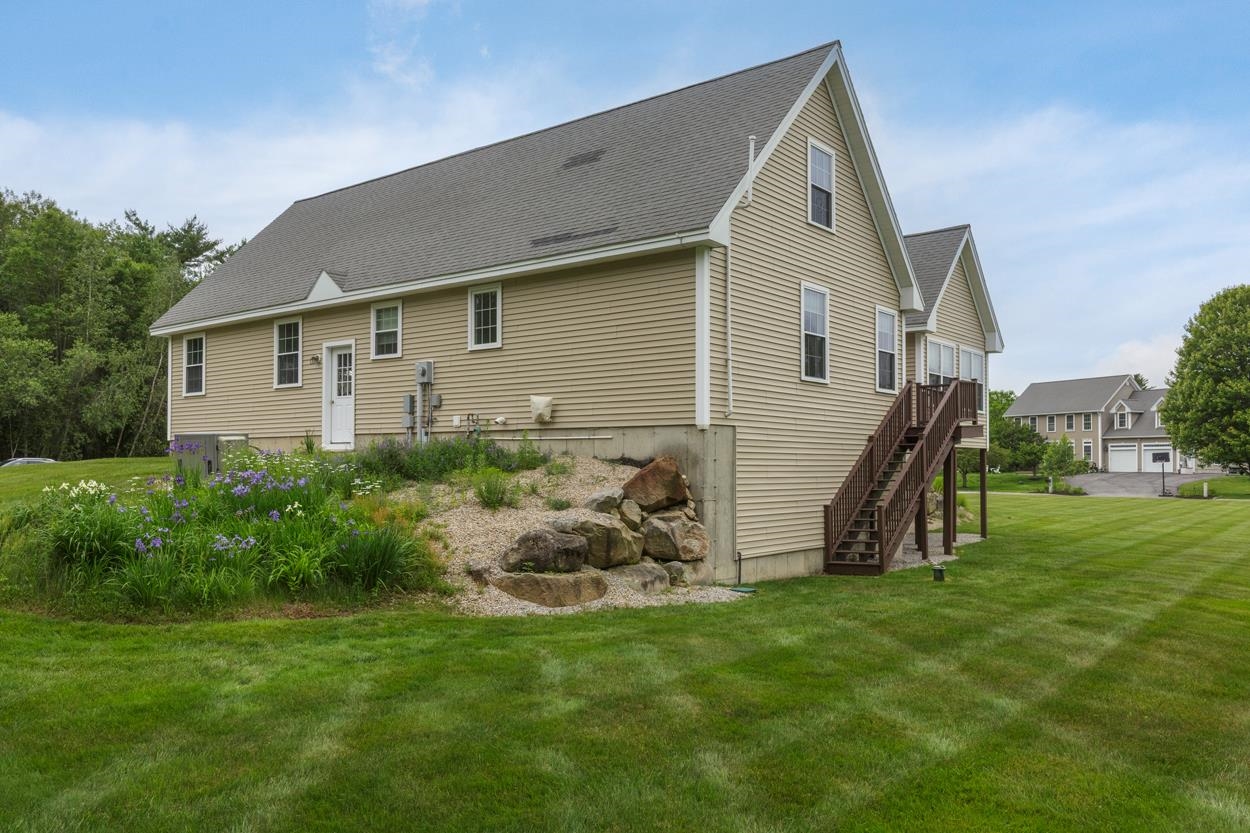 Concord, New Hampshire 03301, United States, 3 Bedrooms Bedrooms, ,2 BathroomsBathrooms,Residential,Pending,152962