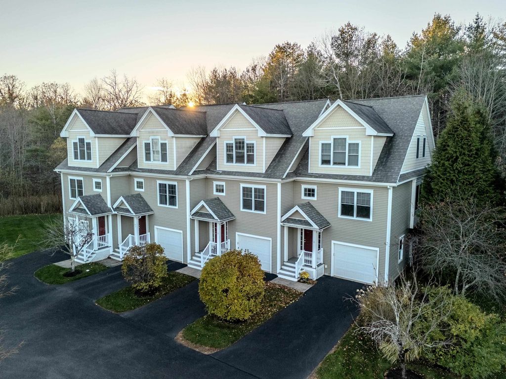 Photo of 131 Court Street #10, Exeter, NH 03833 (MLS # 5071804)