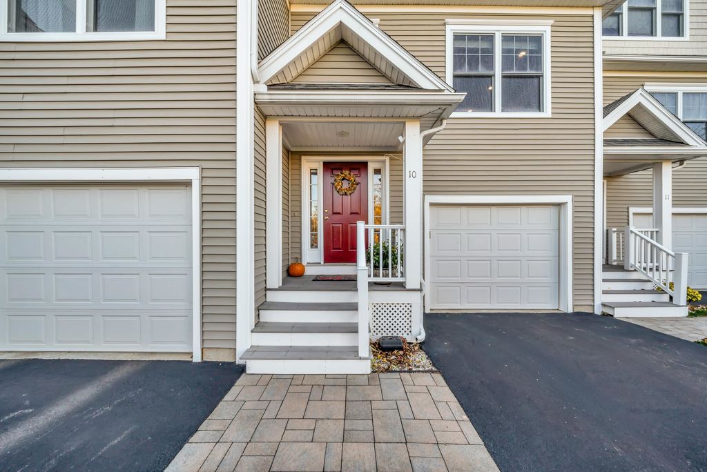 Photo of 131 Court Street #10, Exeter, NH 03833 (MLS # 5071804)