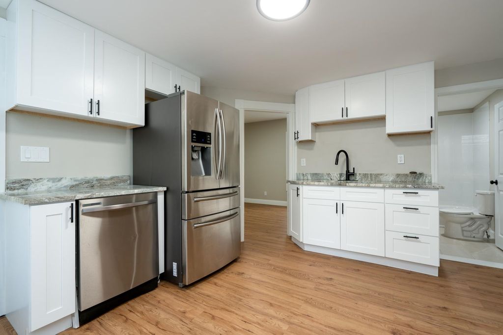 Photo of 124 Huntington Avenue #1, Manchester, NH 03109 (MLS # 5077921)