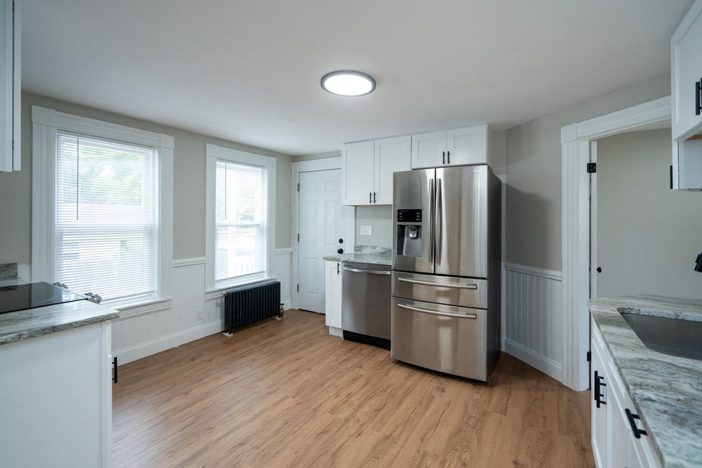 Photo of 124 Huntington Avenue #1, Manchester, NH 03109 (MLS # 5077921)