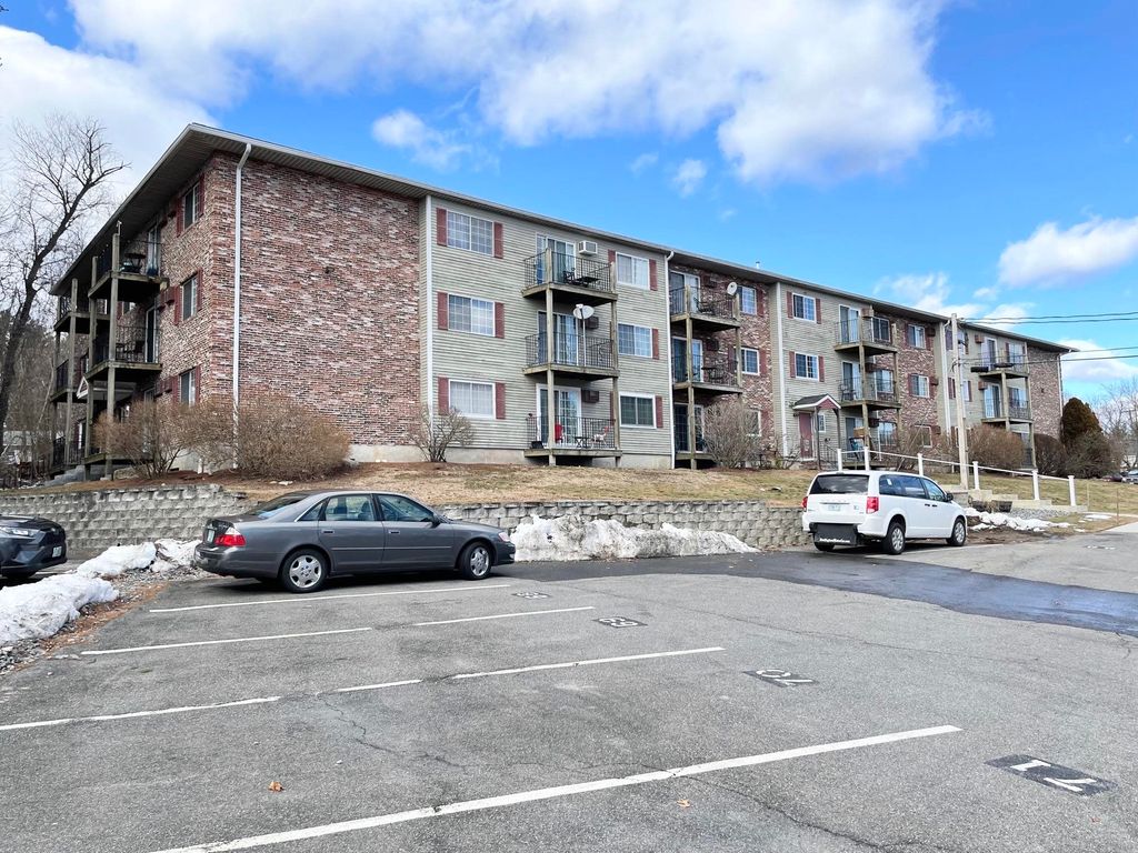 Photo of 1311 Hanover Street #25, Manchester, NH 03103 (MLS # 5077357)