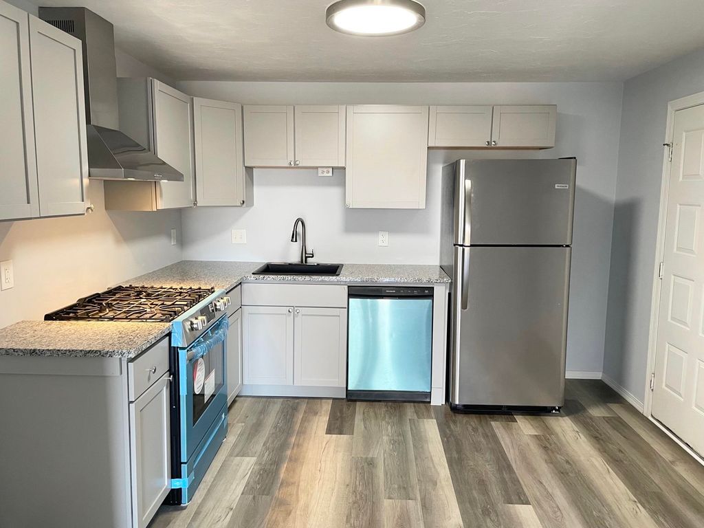 Photo of 1311 Hanover Street #25, Manchester, NH 03103 (MLS # 5077357)