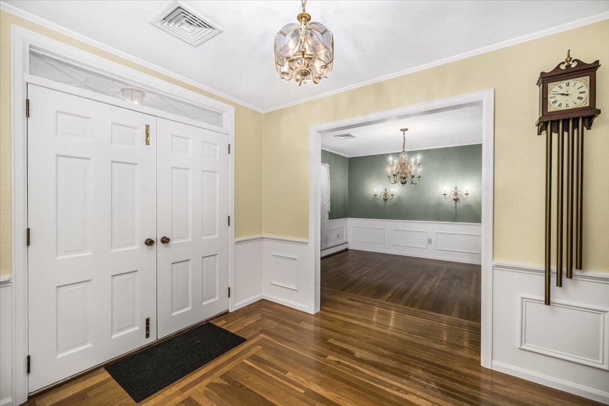 11 Strawberry Hill Road