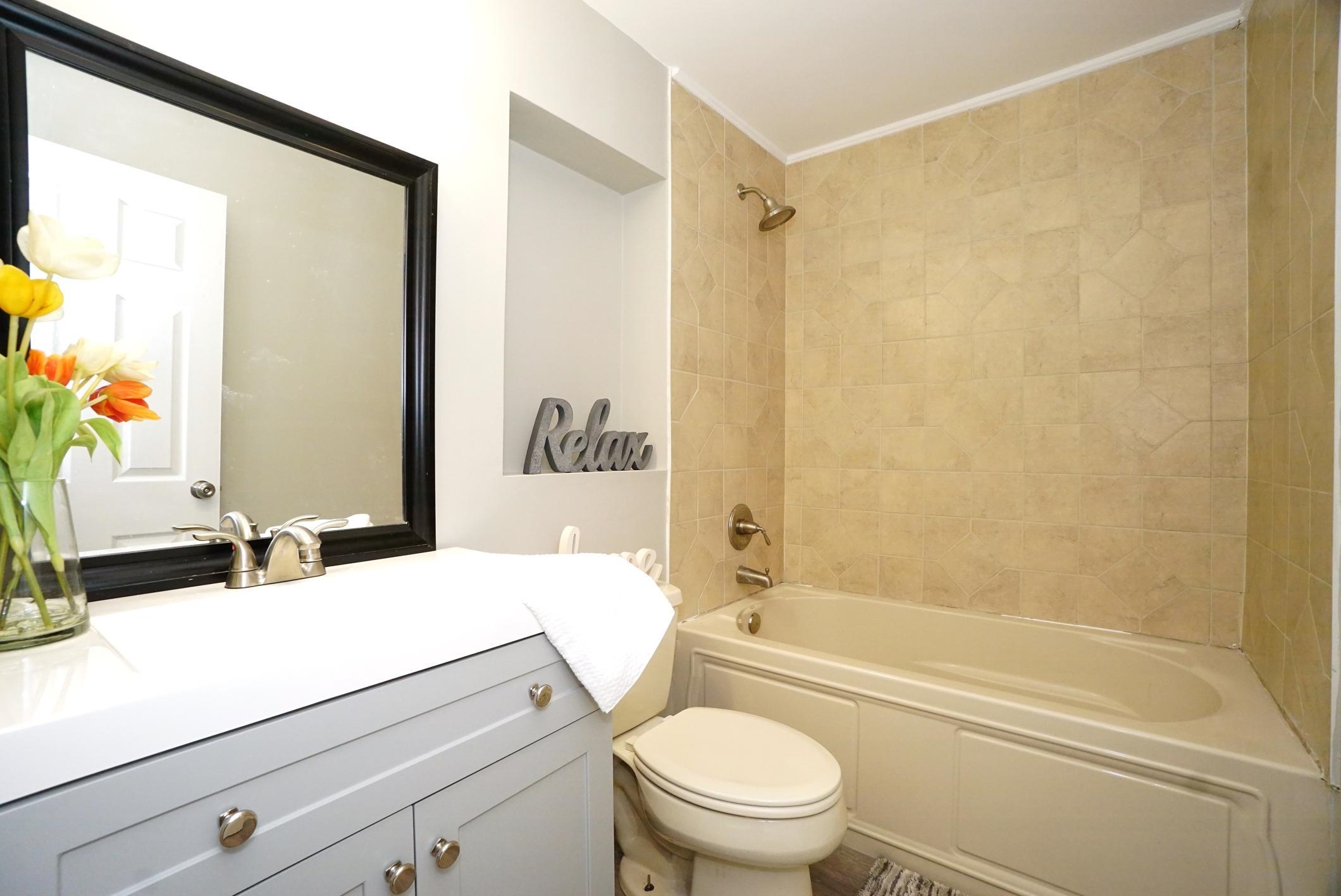 Manchester, New Hampshire 03102, United States, 2 Bedrooms Bedrooms, ,2 BathroomsBathrooms,Residential,Active,213956