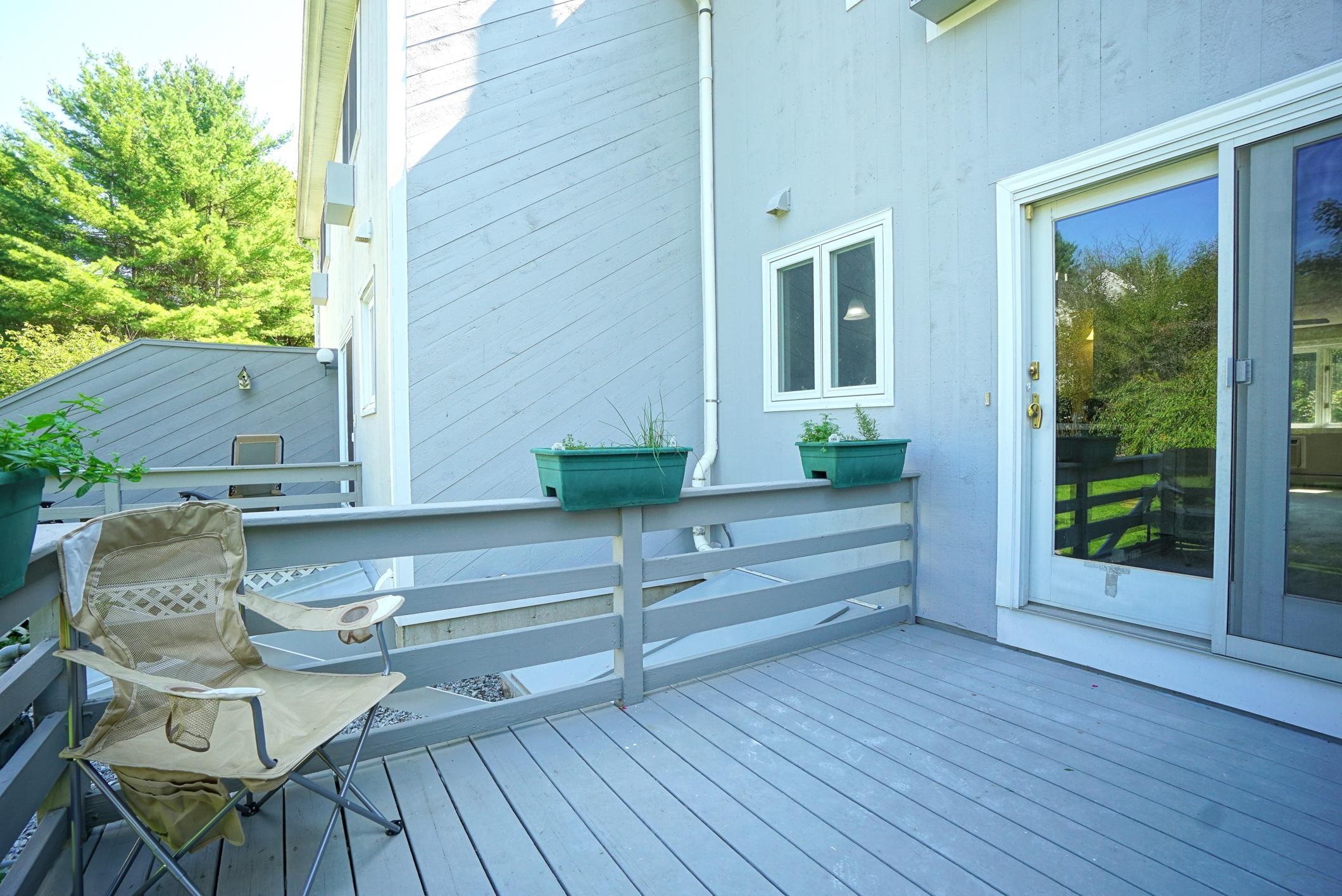 Manchester, New Hampshire 03102, United States, 2 Bedrooms Bedrooms, ,2 BathroomsBathrooms,Residential,Active,213956