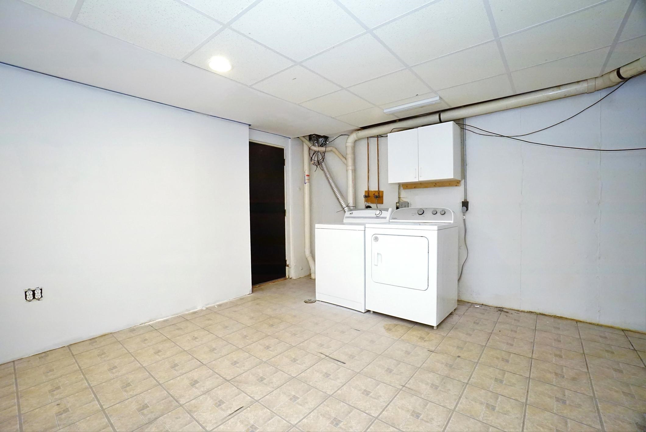 Manchester, New Hampshire 03102, United States, 2 Bedrooms Bedrooms, ,2 BathroomsBathrooms,Residential,Active,213956