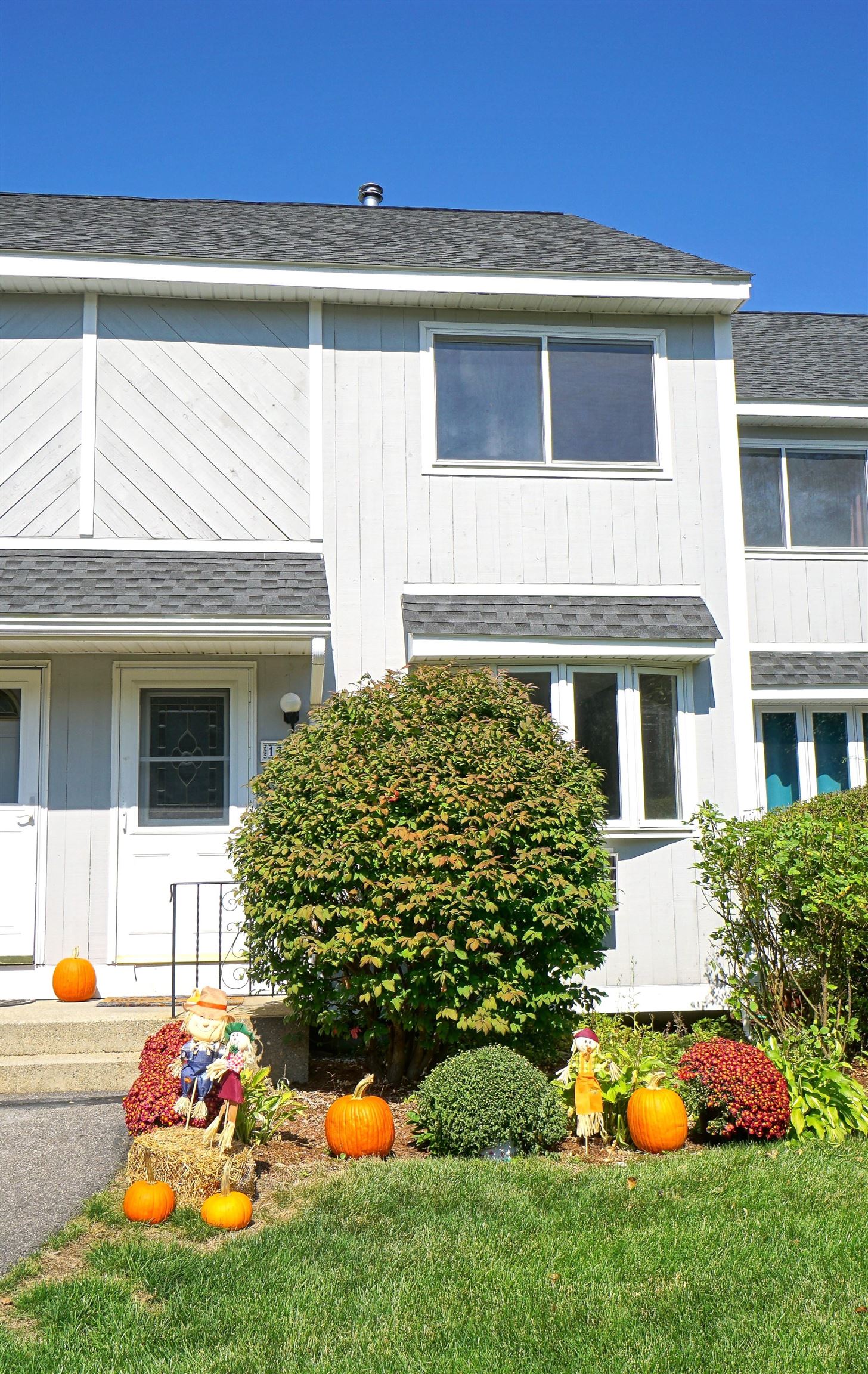 Manchester, New Hampshire 03102, United States, 2 Bedrooms Bedrooms, ,2 BathroomsBathrooms,Residential,Active,213956